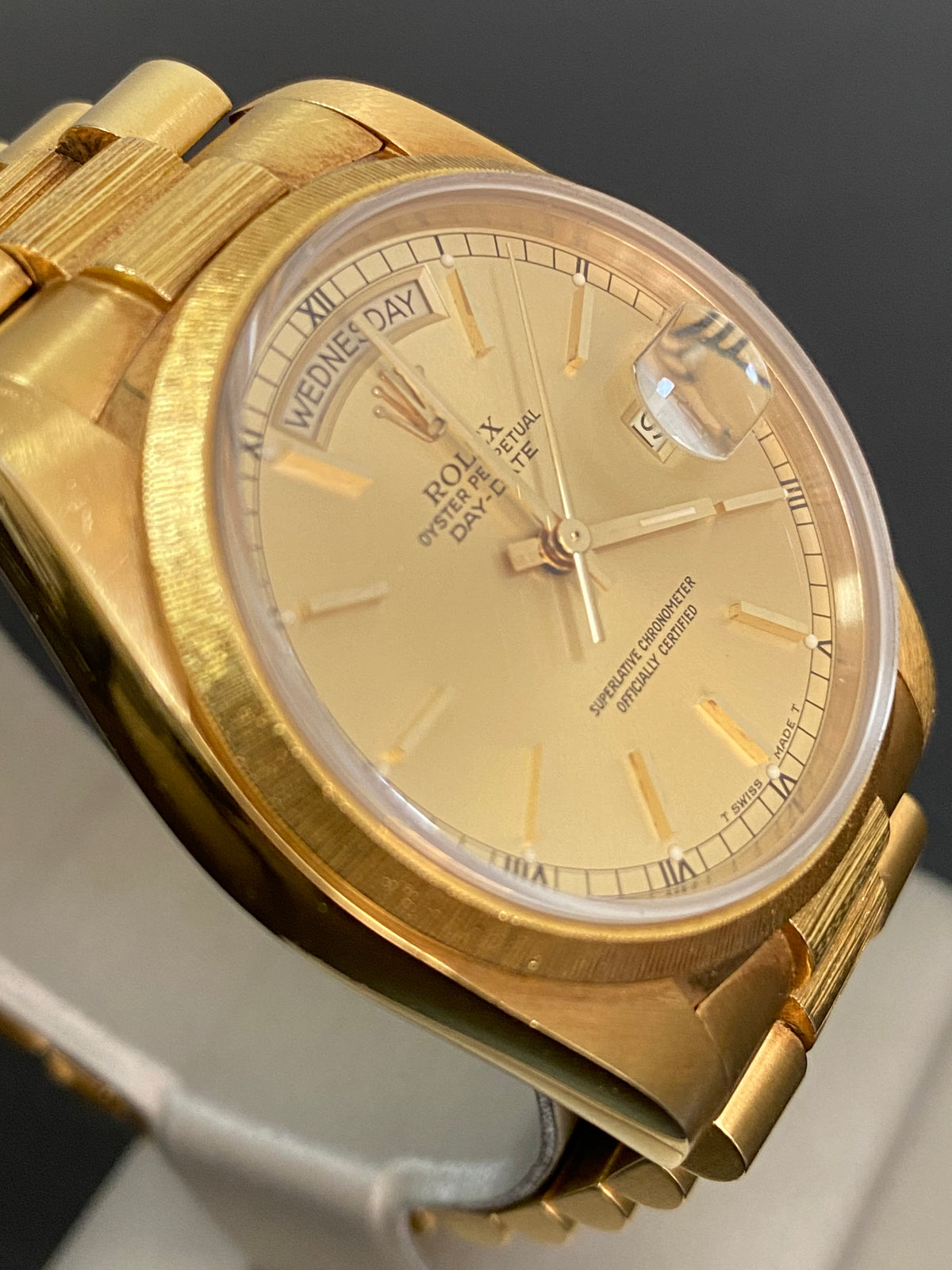 Rolex Yellow Gold Day-Date 36 - 1984 - Bark Finish - Champagne Index Dial - President Bracelet - 18078 *RARE*