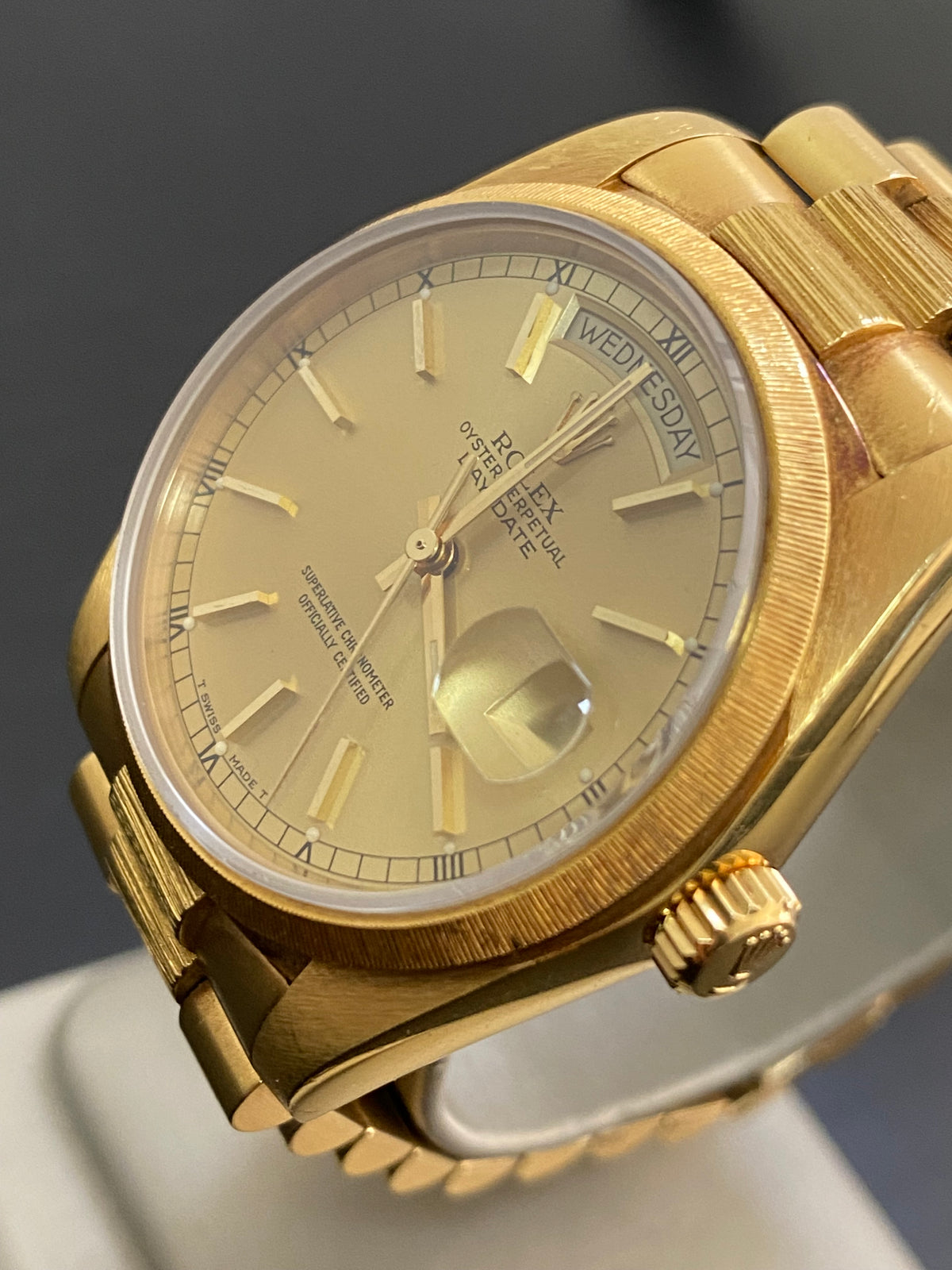 Rolex Yellow Gold Day-Date 36 - 1984 - Bark Finish - Champagne Index Dial - President Bracelet - 18078 *RARE*