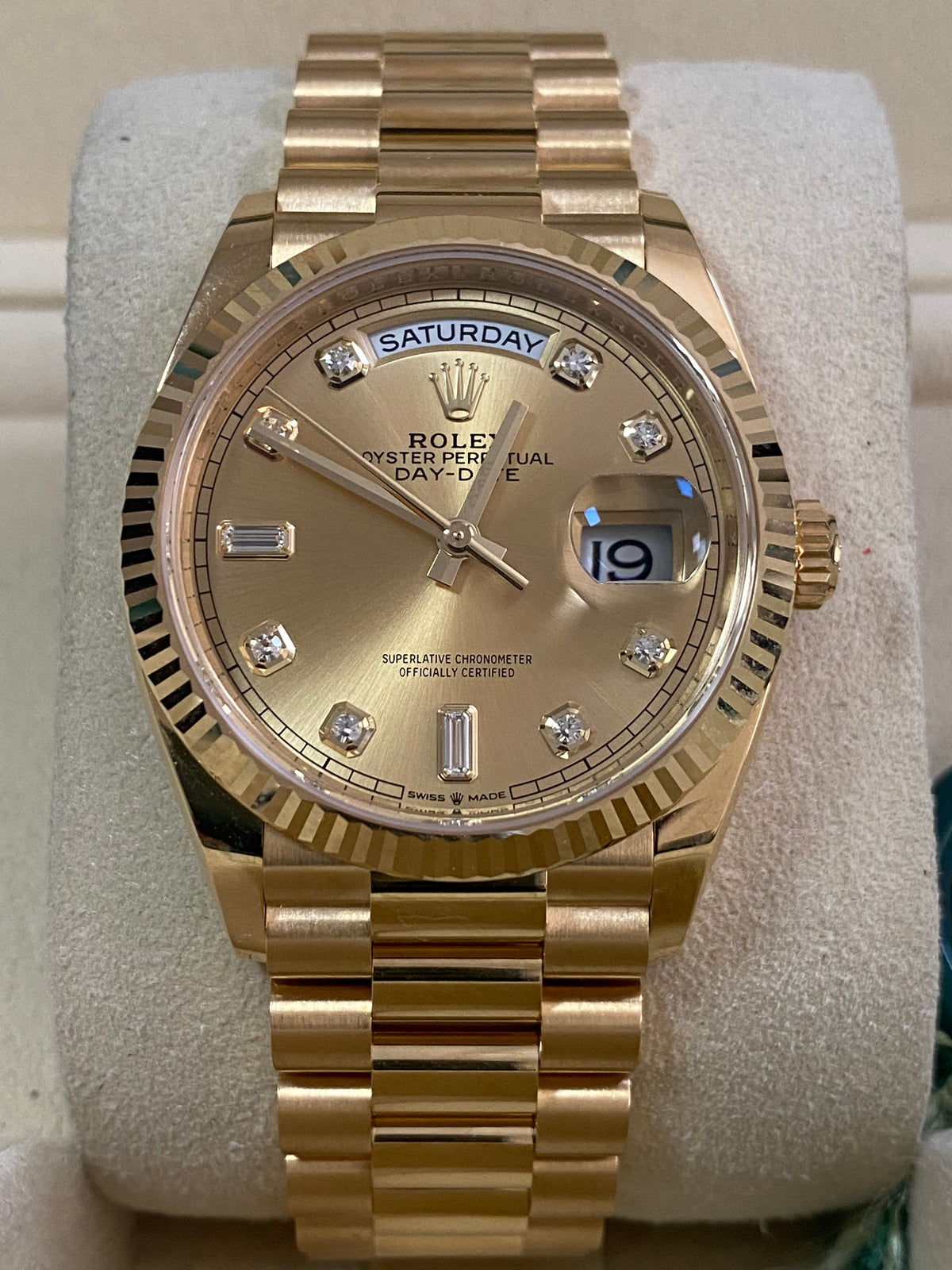 Rolex Yellow Gold Day-Date 36 - 2022 - Fluted Bezel - Factory Diamond Dial - President Bracelet - 128238 *FULL SET*