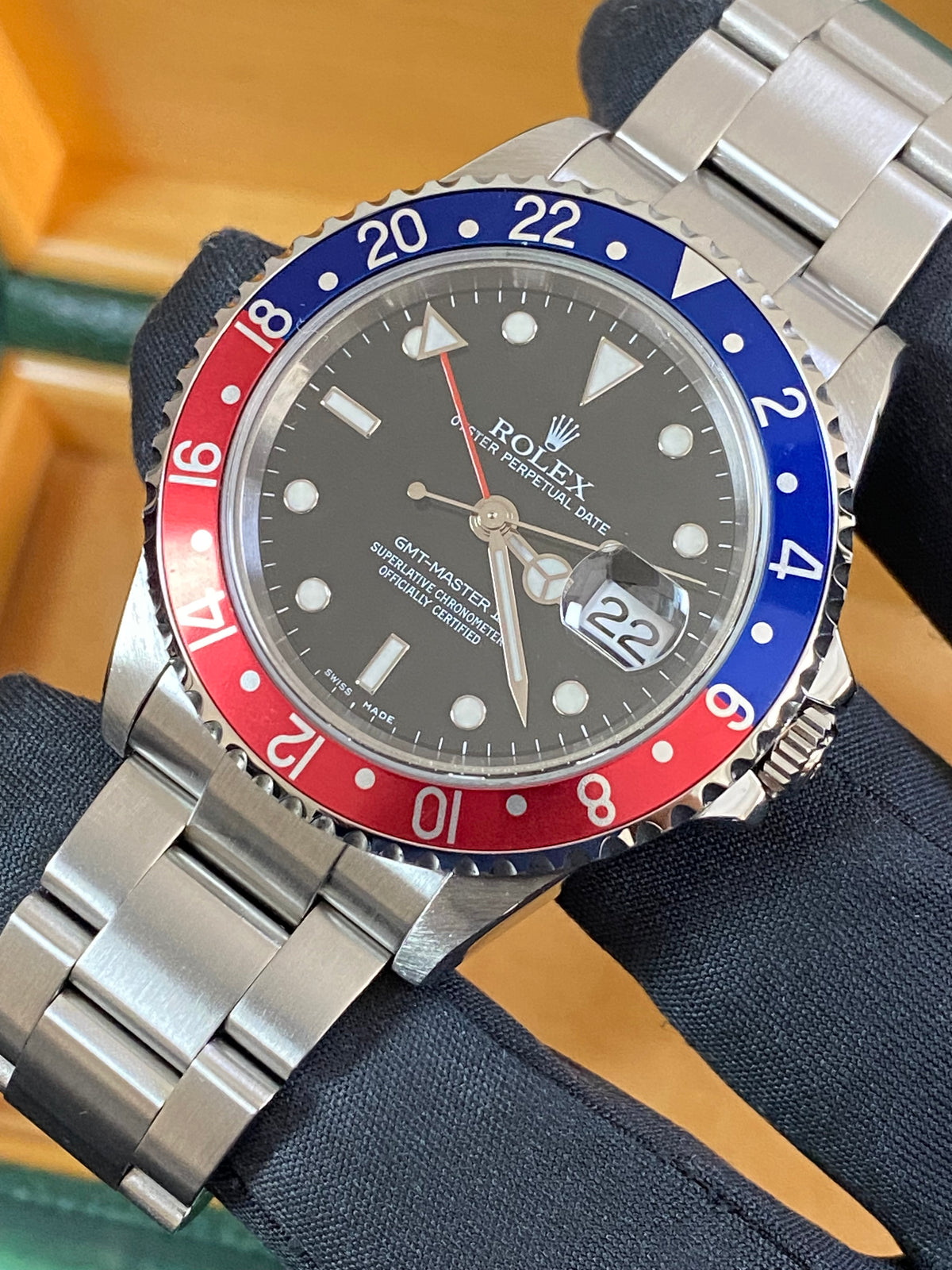 Rolex Steel GMT-Master II -  D serial - "Pepsi" No Holes Case - Black Dial - Oyster Bracelet - 16710 *COMPLETE SET*