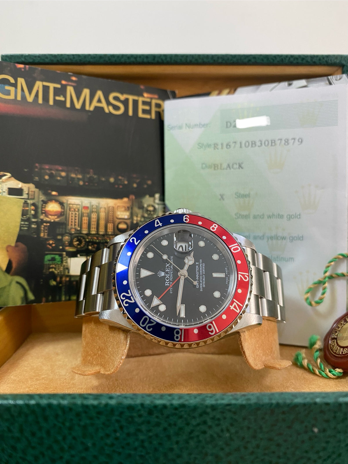 Rolex Steel GMT-Master II -  D serial - "Pepsi" No Holes Case - Black Dial - Oyster Bracelet - 16710 *COMPLETE SET*