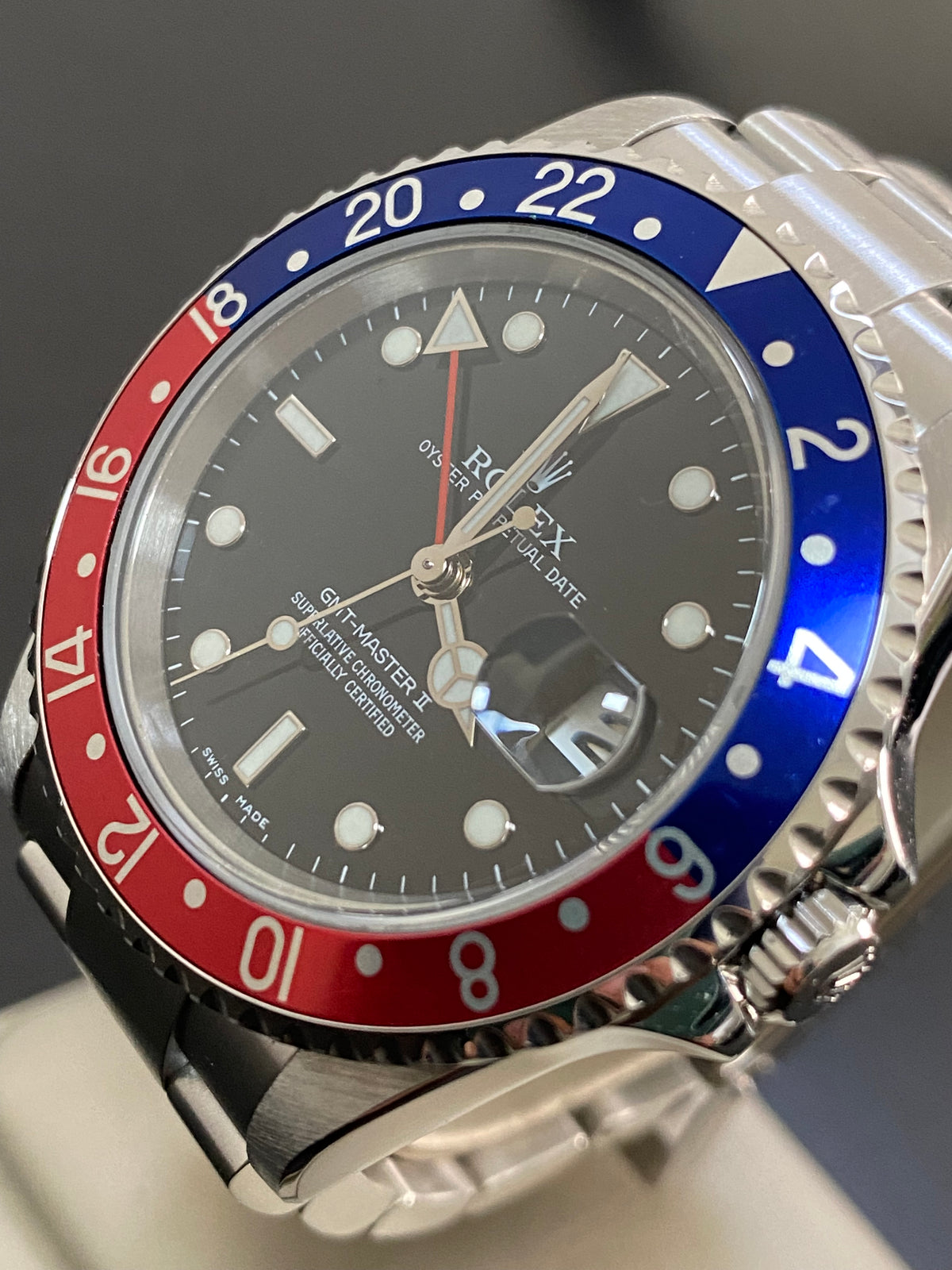 Rolex Steel GMT-Master II -  D serial - "Pepsi" No Holes Case - Black Dial - Oyster Bracelet - 16710 *COMPLETE SET*