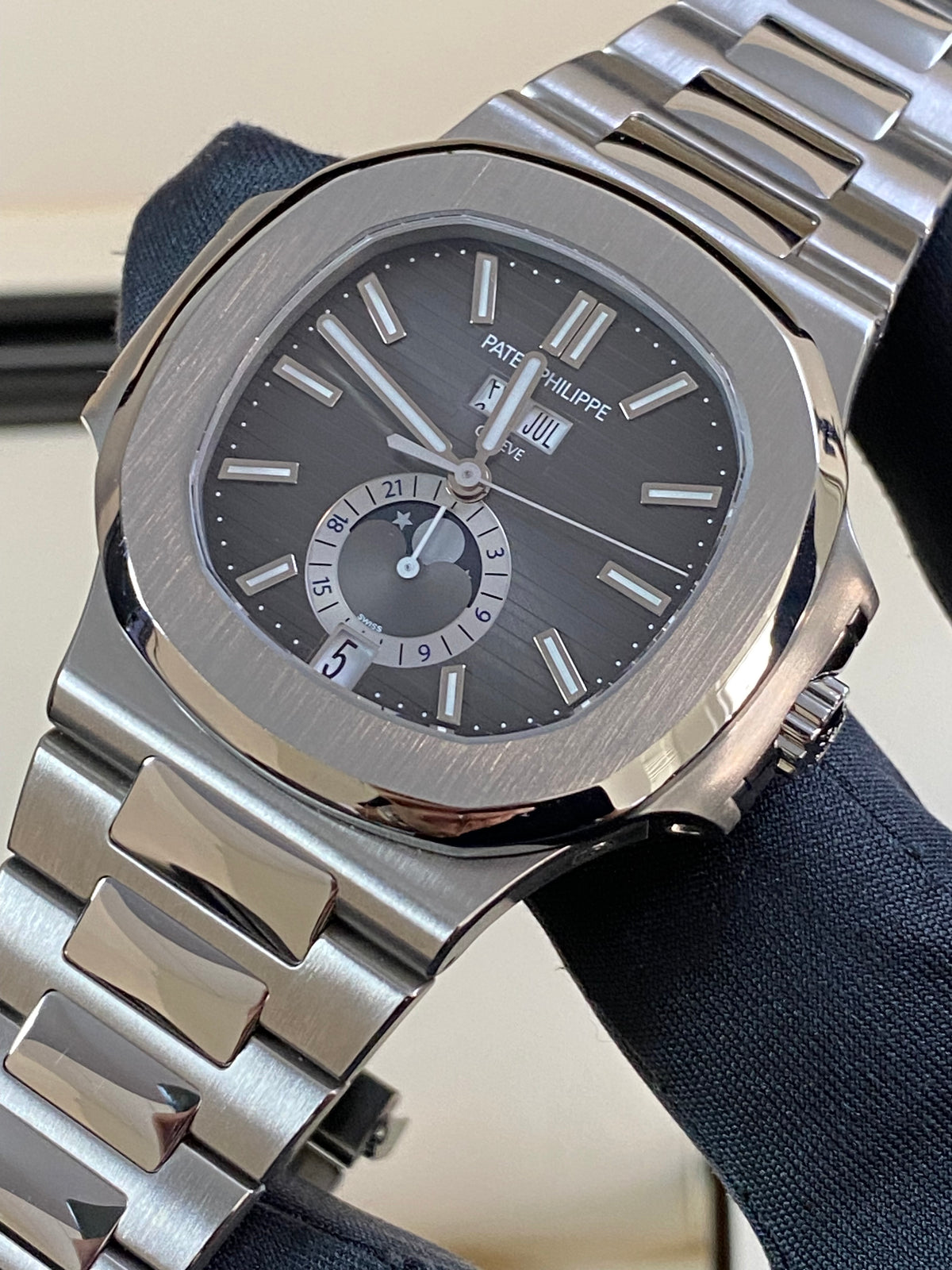 Patek Philippe Nautilus - 2017 - Grey/Black Dial - Stainless Steel - 5726/1A-001 *FULL SET*