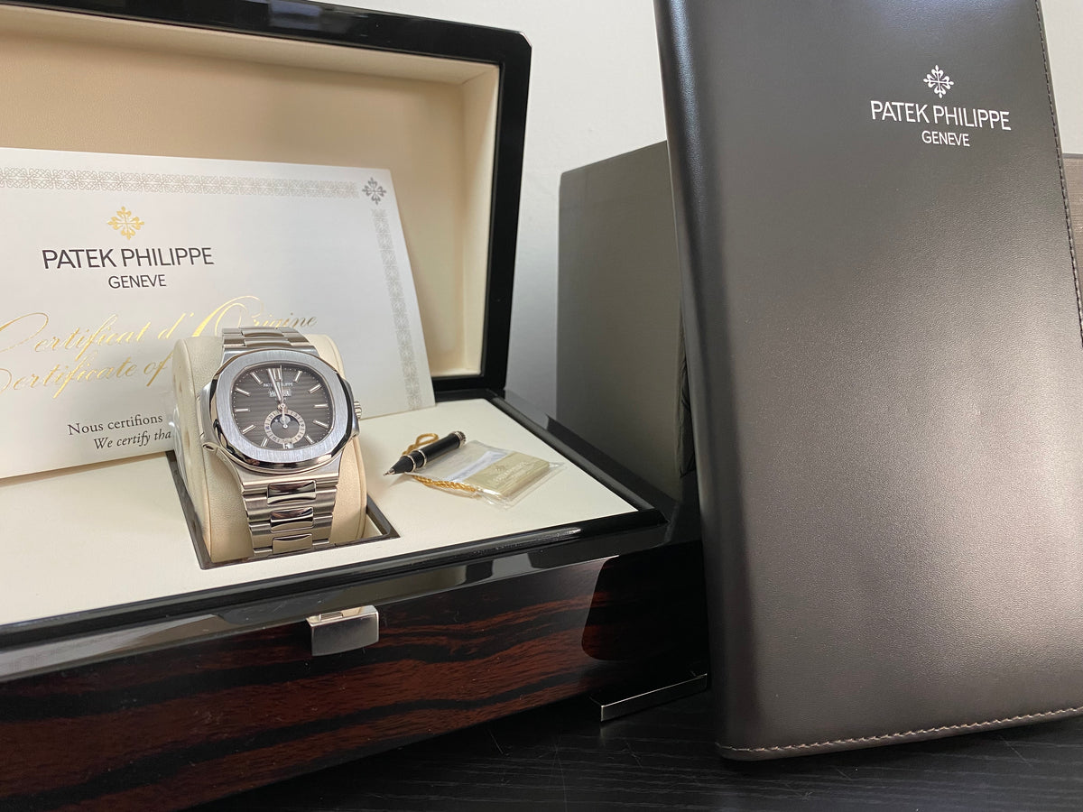 Patek Philippe Nautilus - 2017 - Grey/Black Dial - Stainless Steel - 5726/1A-001 *FULL SET*