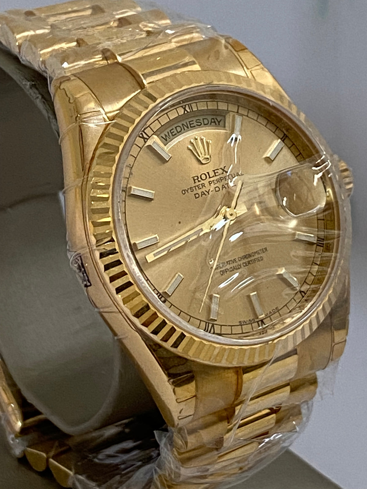 Rolex Yellow Gold Day-Date 36 - Fluted Bezel - Champagne Index Dial - President Bracelet - 118238