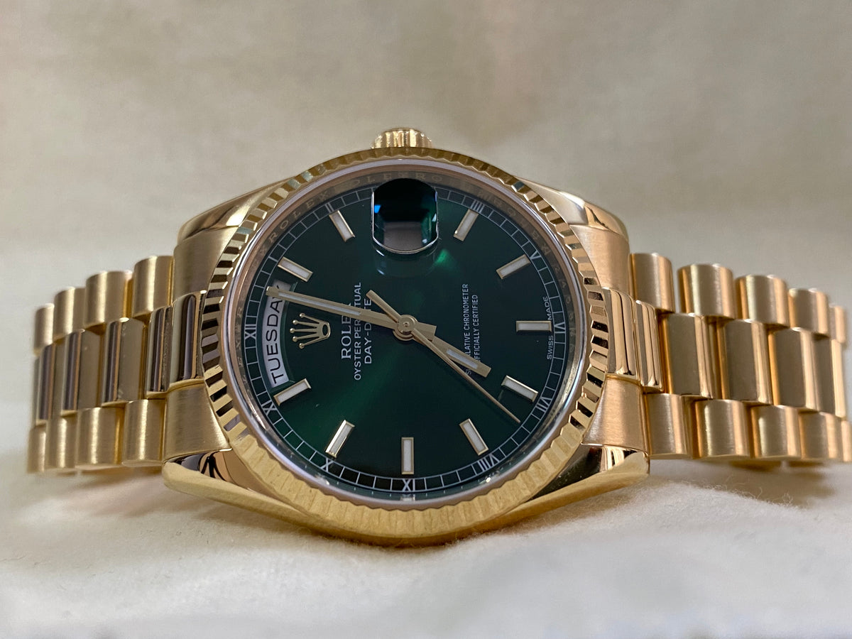 Rolex Yellow Gold Day-Date 36 - 2016 - Fluted Bezel - Green Dial - President Bracelet - 118238 *FULL SET*