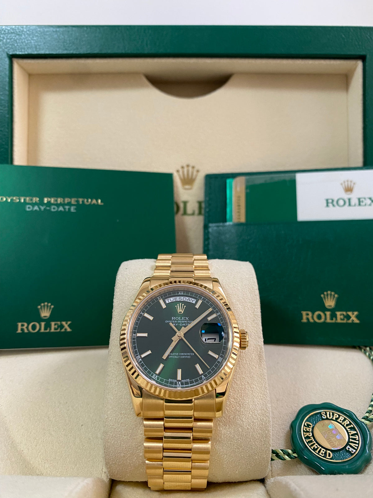 Rolex Yellow Gold Day-Date 36 - 2016 - Fluted Bezel - Green Dial - President Bracelet - 118238 *FULL SET*