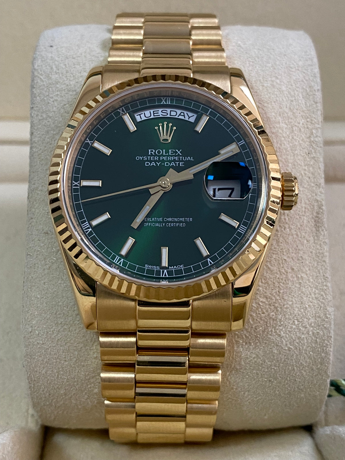 Rolex Yellow Gold Day-Date 36 - 2016 - Fluted Bezel - Green Dial - President Bracelet - 118238 *FULL SET*