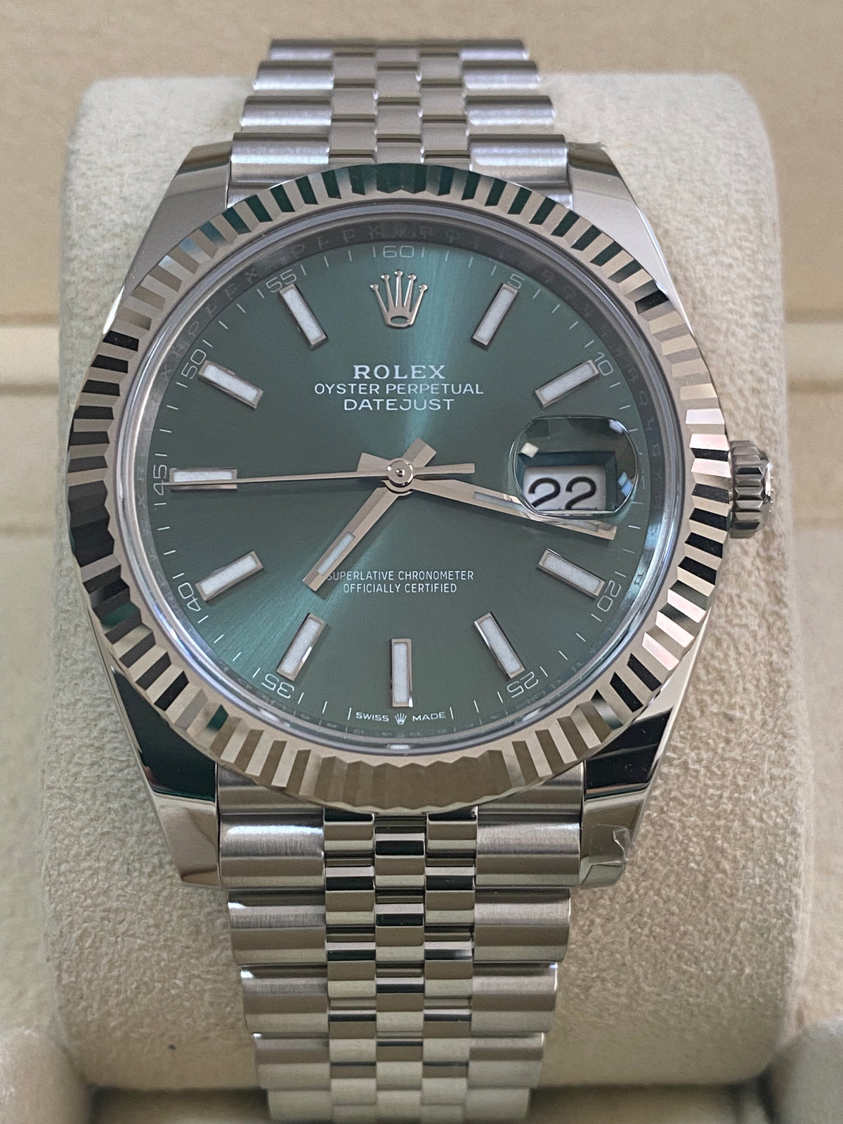 Rolex Steel and White Gold Datejust 41 - 2024 - Fluted Bezel - Mint Green Dial - Jubilee Bracelet - 126334 *FULL SET*