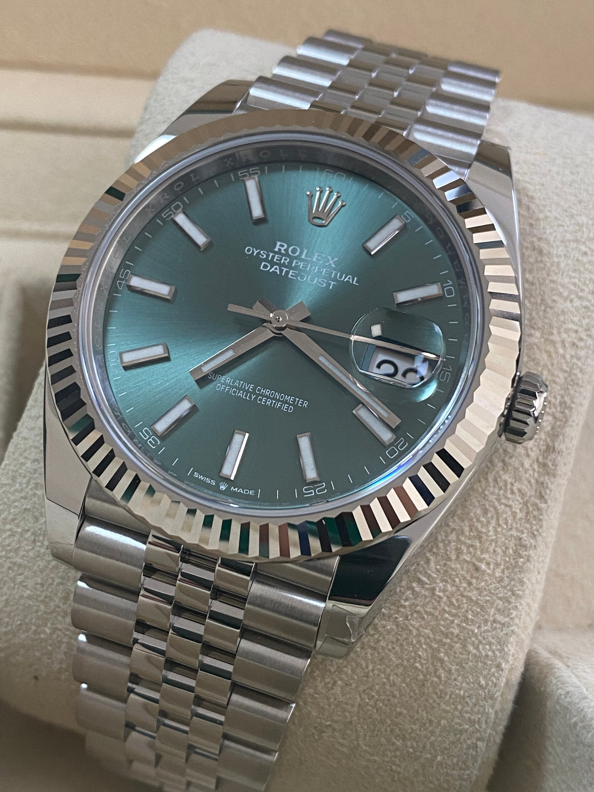 Rolex Steel and White Gold Datejust 41 - 2024 - Fluted Bezel - Mint Green Dial - Jubilee Bracelet - 126334 *FULL SET*