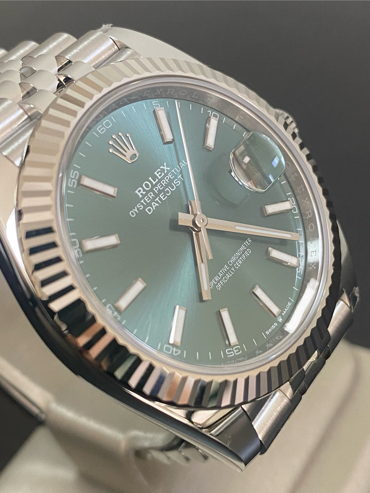 Rolex Steel and White Gold Datejust 41 - 2024 - Fluted Bezel - Mint Green Dial - Jubilee Bracelet - 126334 *FULL SET*