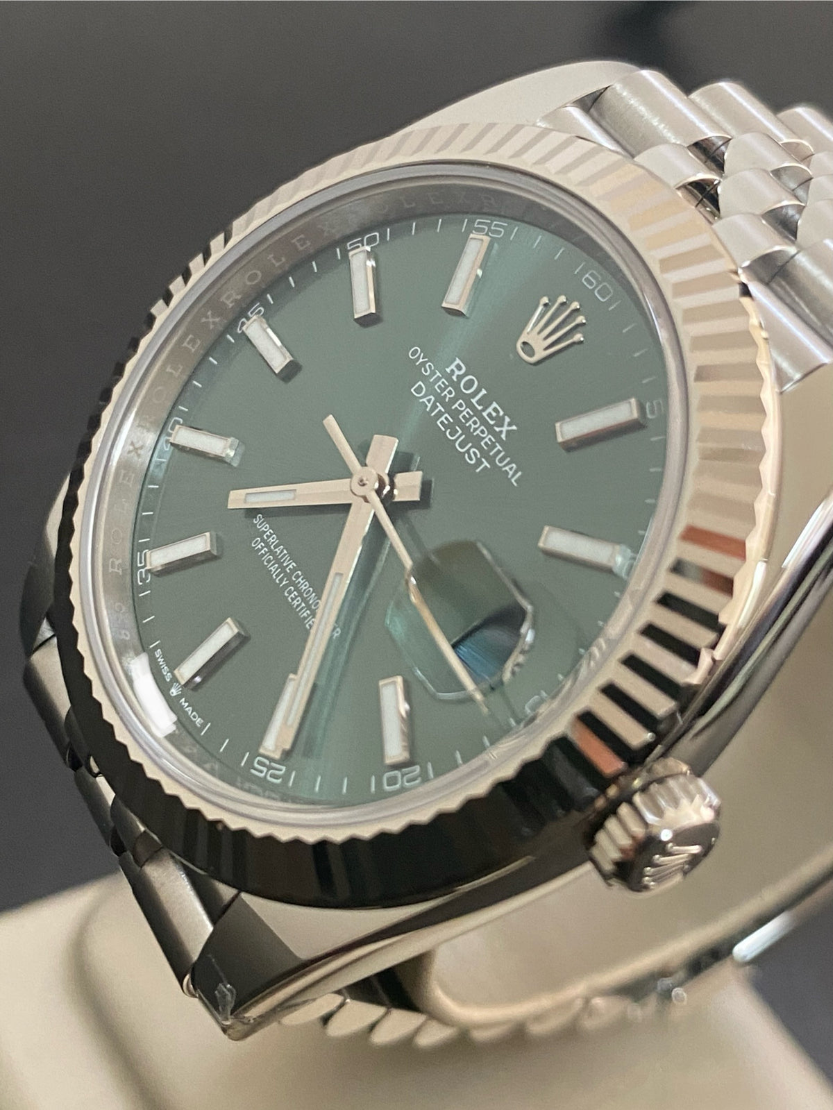 Rolex Steel and White Gold Datejust 41 - 2024 - Fluted Bezel - Mint Green Dial - Jubilee Bracelet - 126334 *FULL SET*