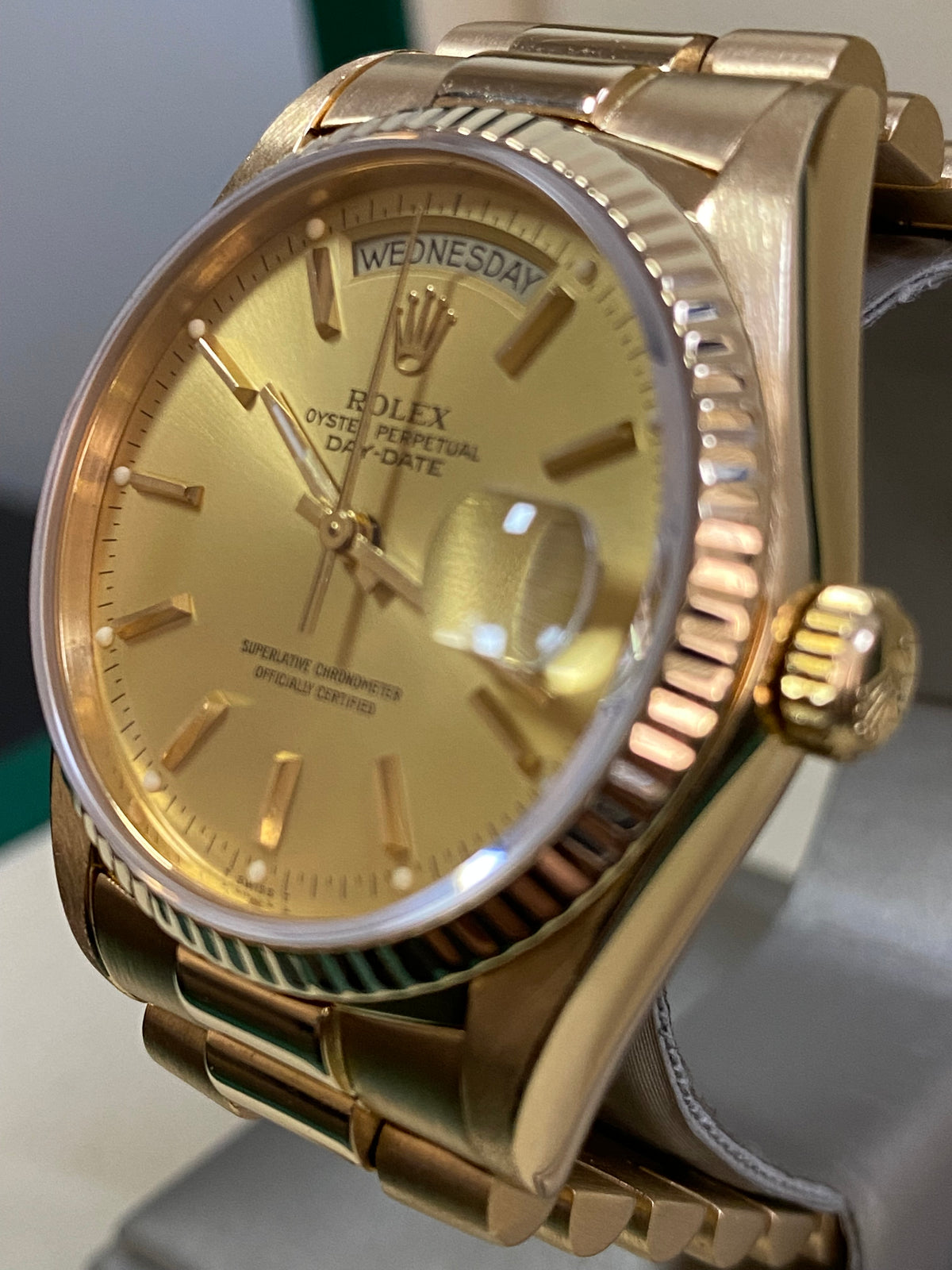 Rolex Yellow Gold Day-Date 36 - 1987 - Fluted Bezel - Champagne Index Dial - President Bracelet - 18038