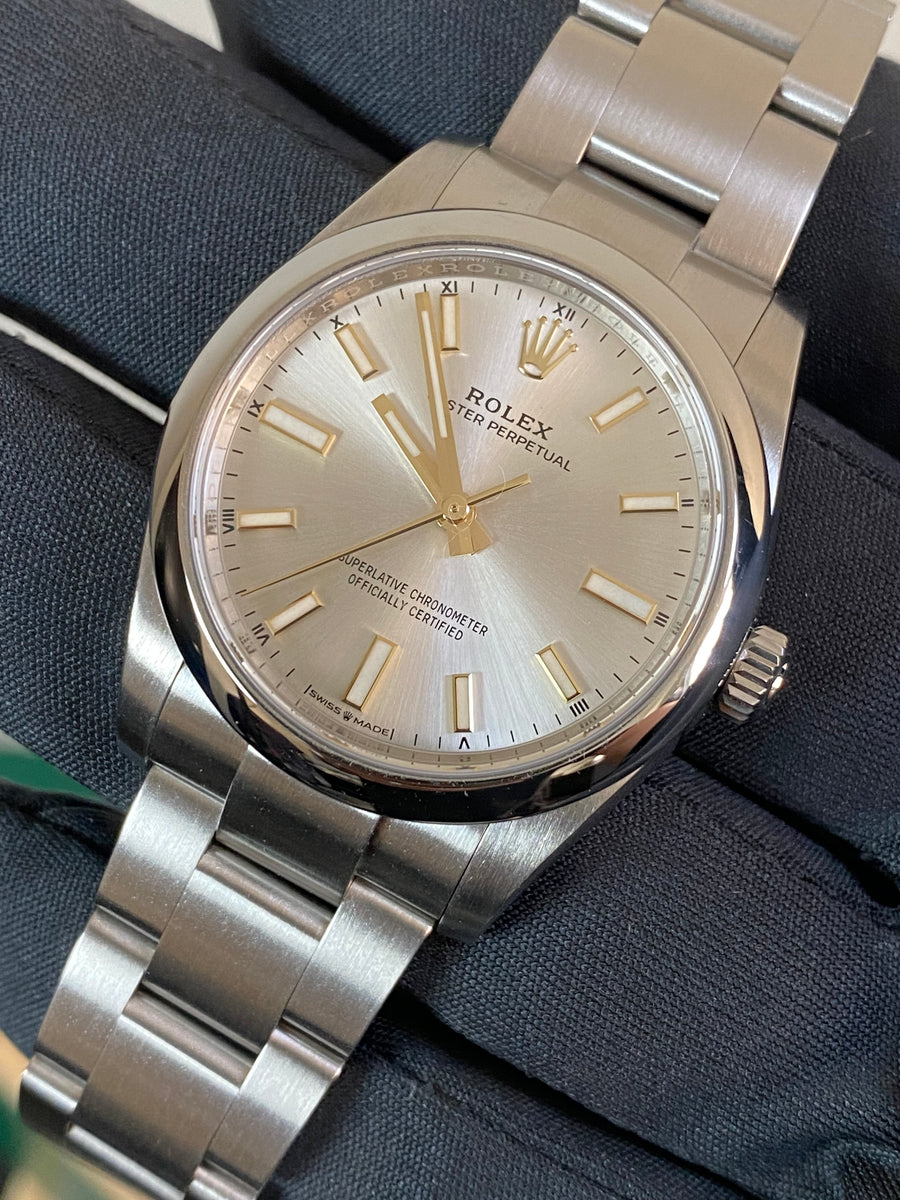 Rolex Oyster Perpetual 34 - 2023 - Domed Bezel - Silver Index Dial - Oyster Bracelet - 124200