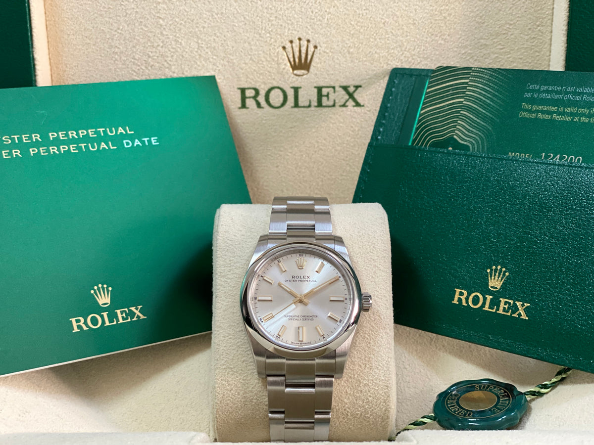 Rolex Oyster Perpetual 34 - 2023 - Domed Bezel - Silver Index Dial - Oyster Bracelet - 124200