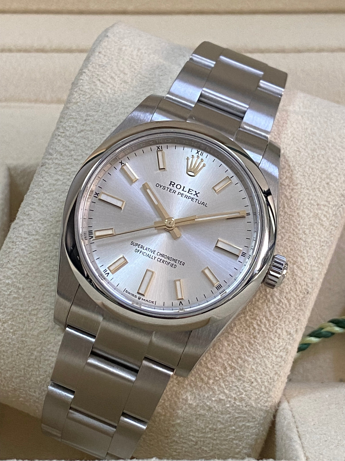 Rolex Oyster Perpetual 34 - 2023 - Domed Bezel - Silver Index Dial - Oyster Bracelet - 124200