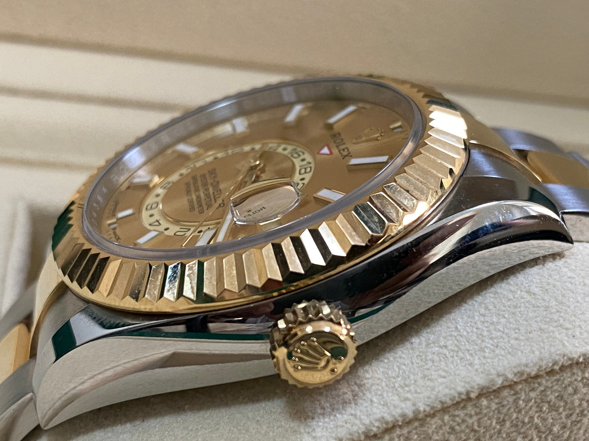 Rolex Yellow Rolesor Sky-Dweller - 2023 - Champagne Index Dial - Oyster Bracelet - 336933