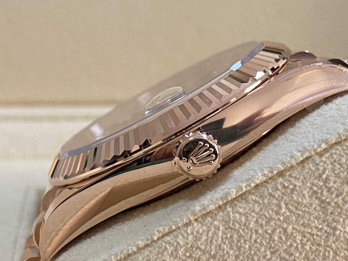 Rolex Everose Gold Day-Date 40 - 2023 - Fluted Bezel - Chocolate Baguette Diamond Dial - President Bracelet - 228235