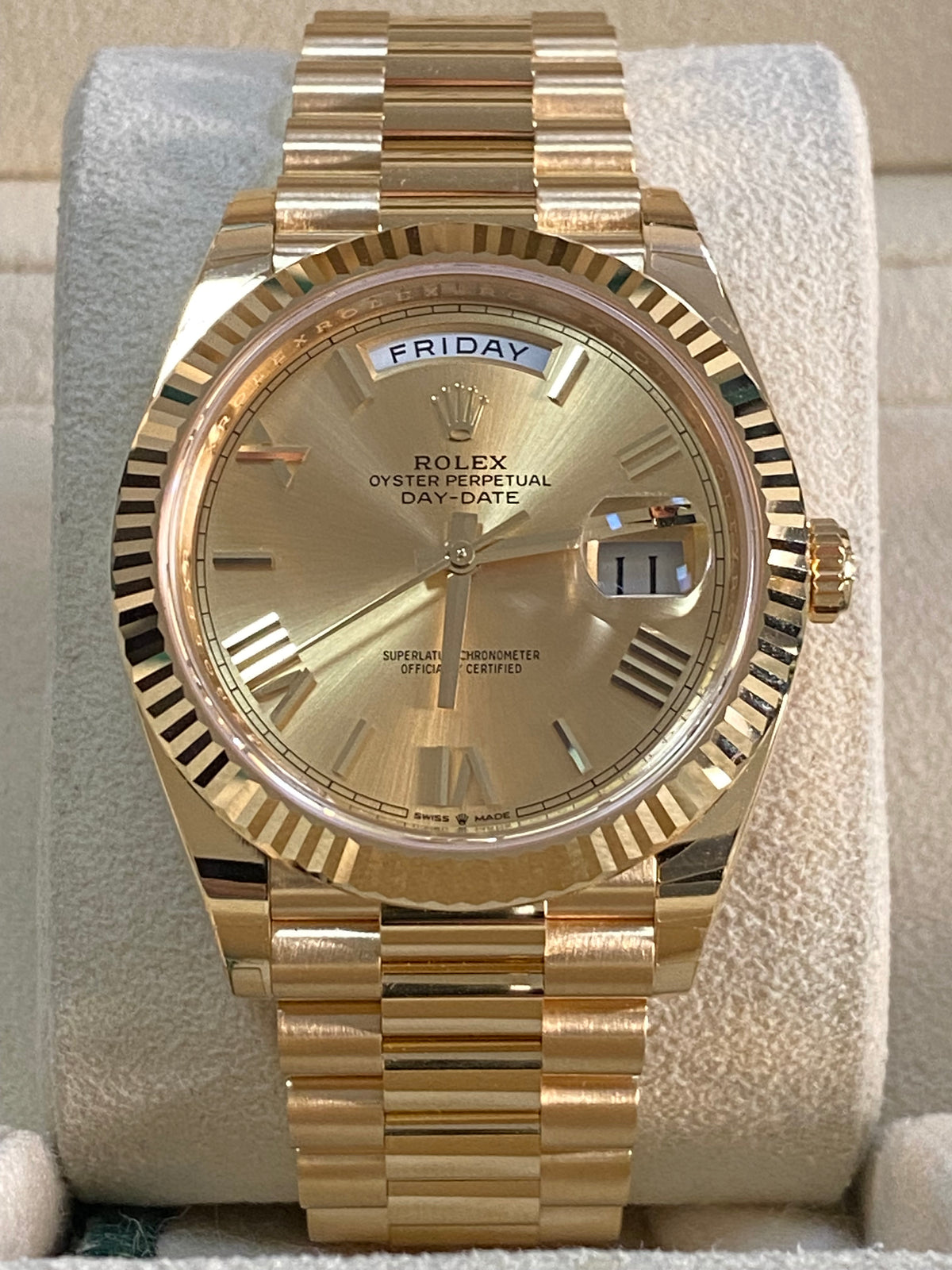 Rolex Yellow Gold Day-Date 40 - 2023 - Fluted Bezel - Champagne Roman Dial - President Bracelet - 228238