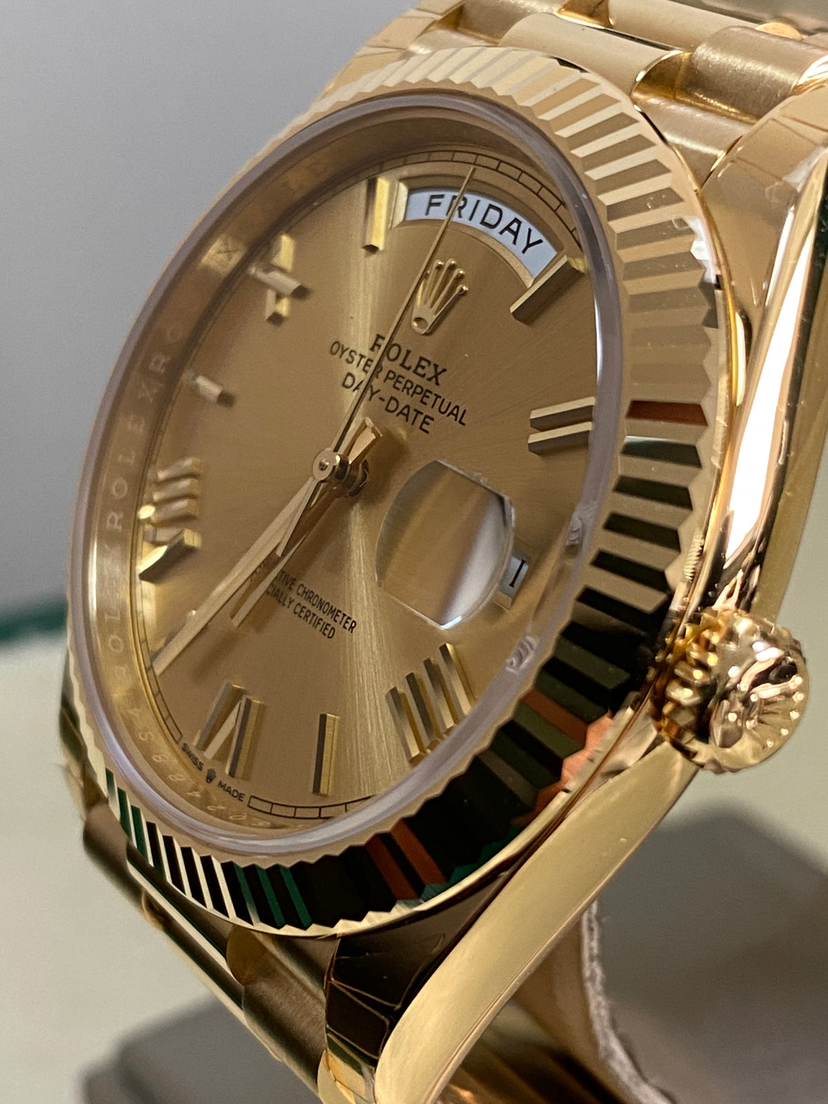 Rolex Yellow Gold Day-Date 40 - 2023 - Fluted Bezel - Champagne Roman Dial - President Bracelet - 228238