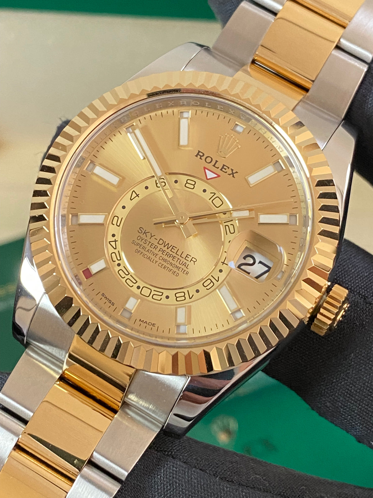 Rolex Yellow Rolesor Sky-Dweller - 2020 - Champagne Dial - Oyster Bracelet - 326933 *FULL SET*