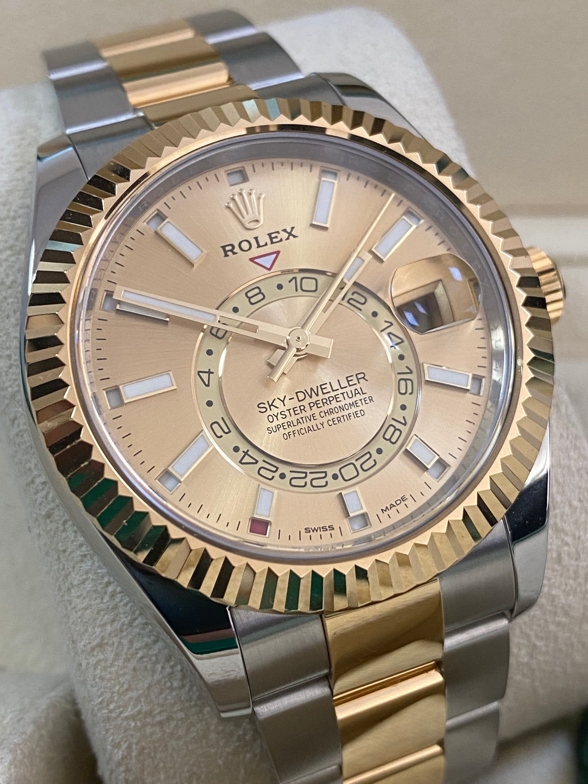 Rolex Yellow Rolesor Sky-Dweller - 2020 - Champagne Dial - Oyster Bracelet - 326933 *FULL SET*