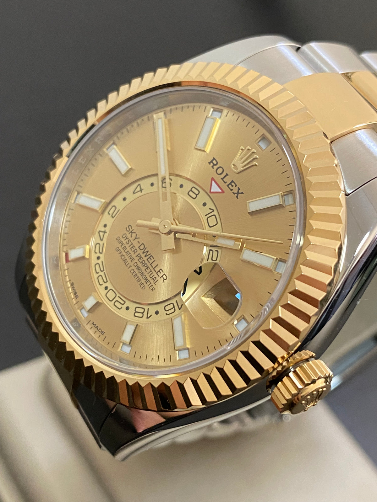 Rolex Yellow Rolesor Sky-Dweller - 2020 - Champagne Dial - Oyster Bracelet - 326933 *FULL SET*