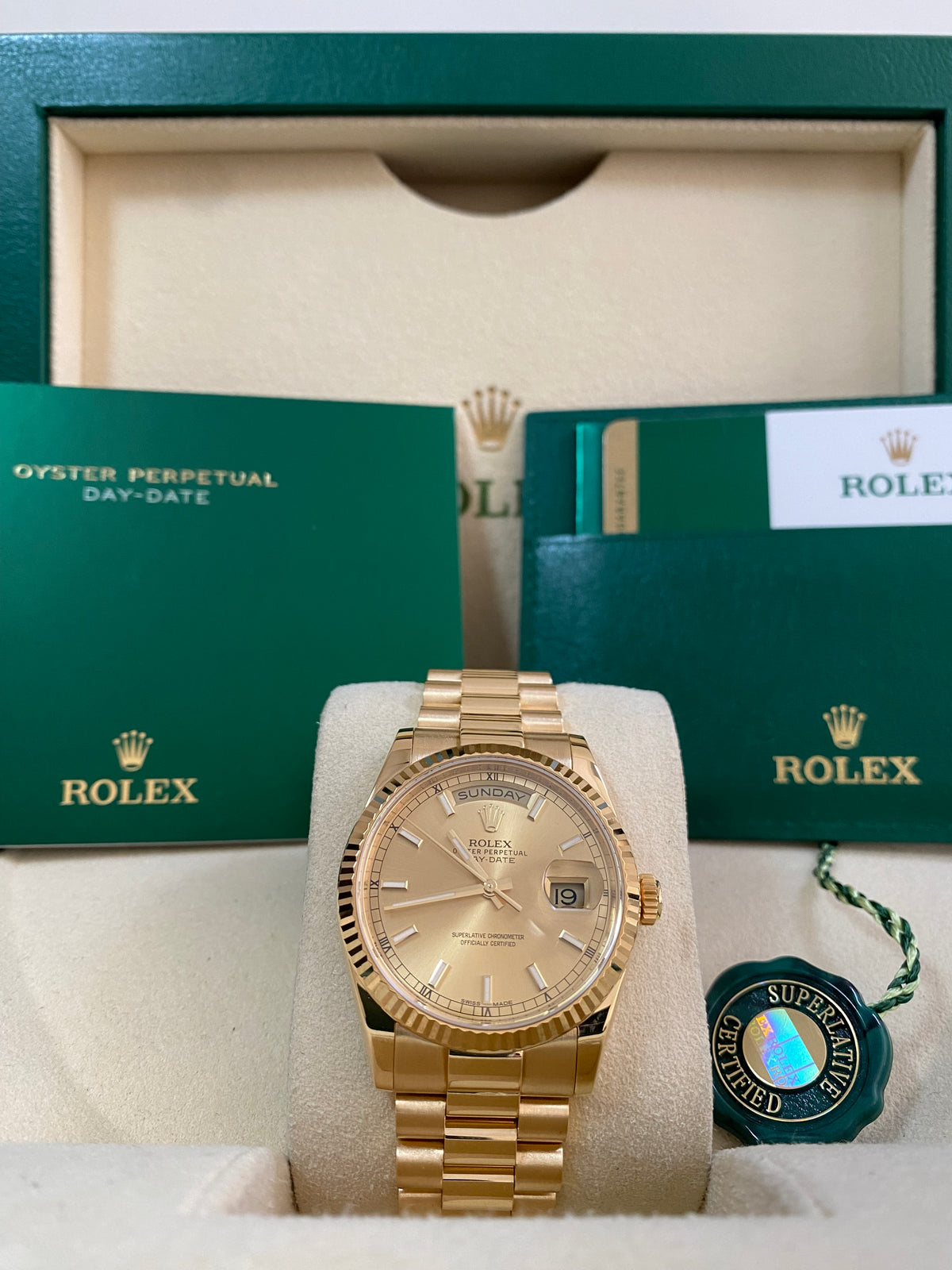 Rolex Yellow Gold Day-Date 36 - 2015 - Fluted Bezel - Champagne Dial - President Bracelet - 118238 *FULL SET*