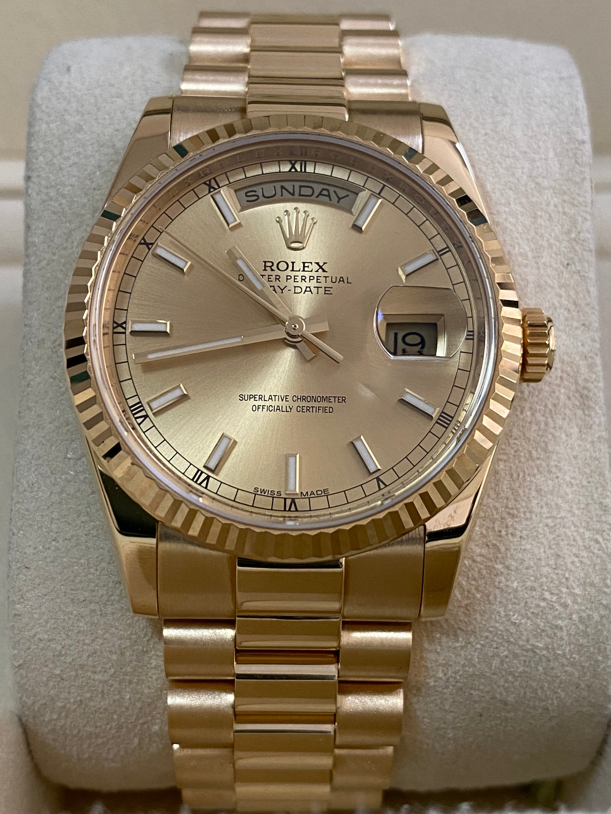 Rolex Yellow Gold Day-Date 36 - 2015 - Fluted Bezel - Champagne Dial - President Bracelet - 118238 *FULL SET*