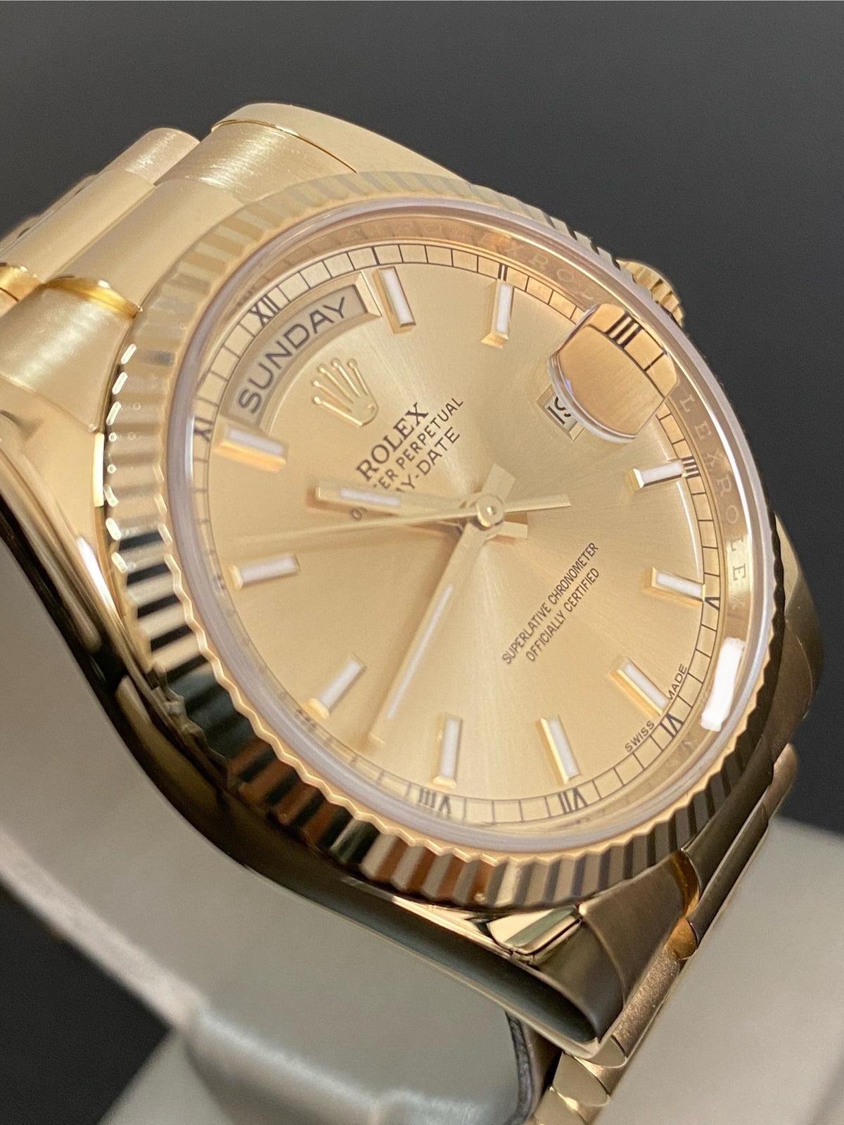 Rolex Yellow Gold Day-Date 36 - 2015 - Fluted Bezel - Champagne Dial - President Bracelet - 118238 *FULL SET*