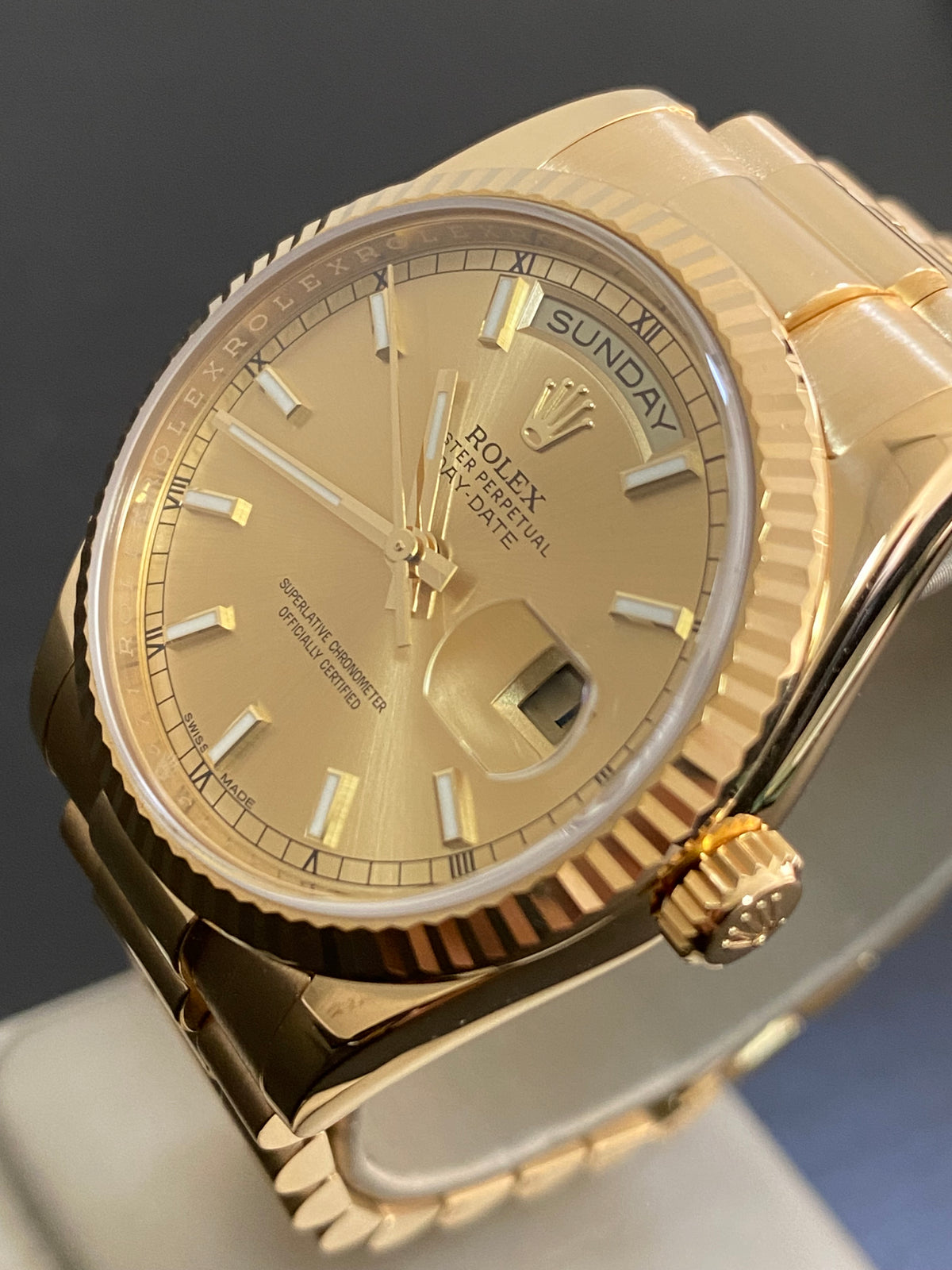 Rolex Yellow Gold Day-Date 36 - 2015 - Fluted Bezel - Champagne Dial - President Bracelet - 118238 *FULL SET*