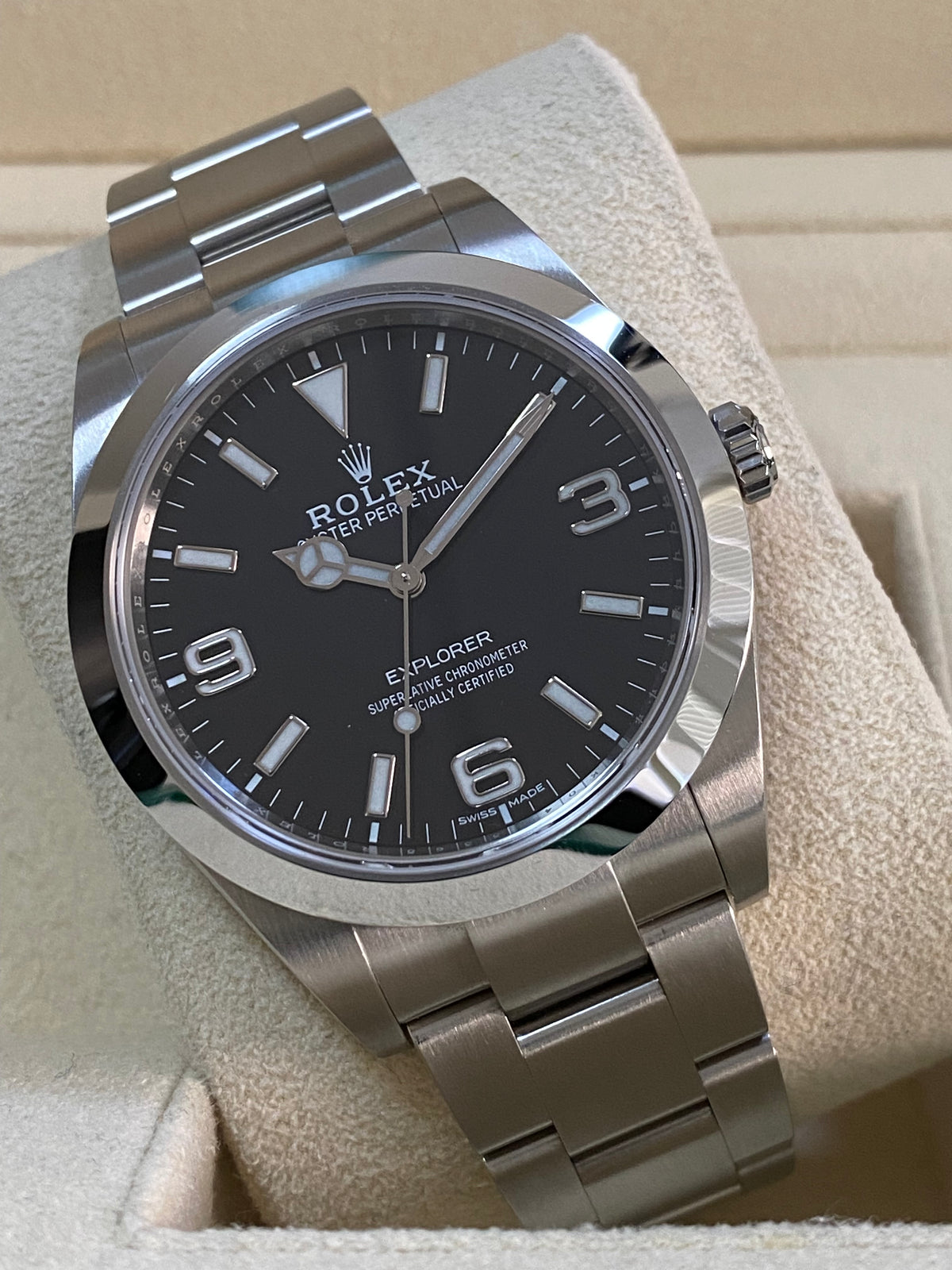 Rolex Oyster Perpetual Explorer - 2020 - Black Dial - Smooth Bezel - 214270