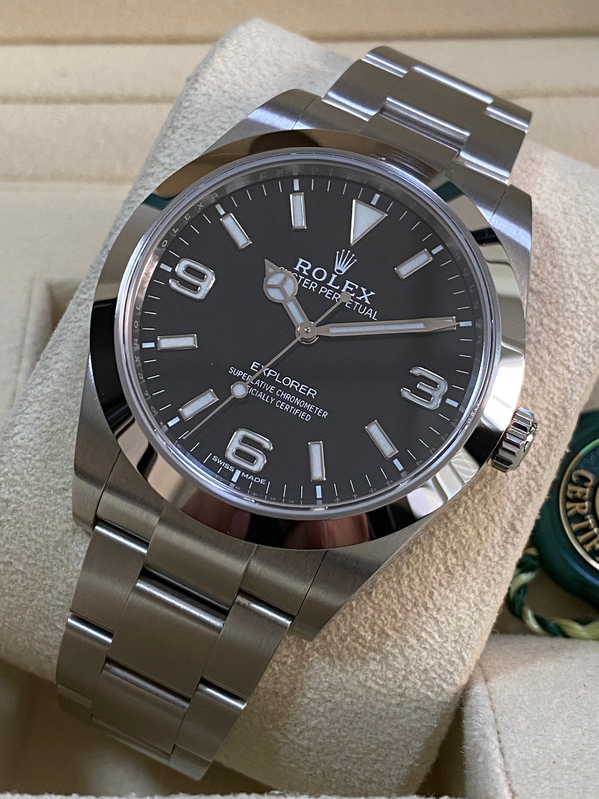 Rolex Oyster Perpetual Explorer - 2020 - Black Dial - Smooth Bezel - 214270