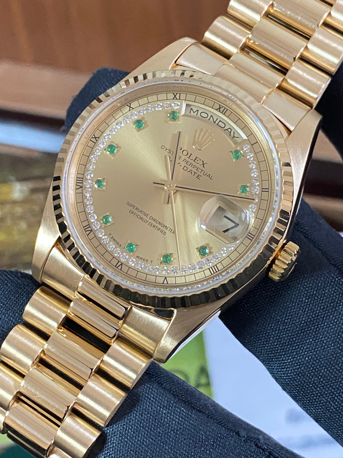 Rolex Yellow Gold Day-Date 36 - A serial - Fluted Bezel - Emerald String Diamond Dial - Double Quickset - President Bracelet - 18238 *FULL SET*