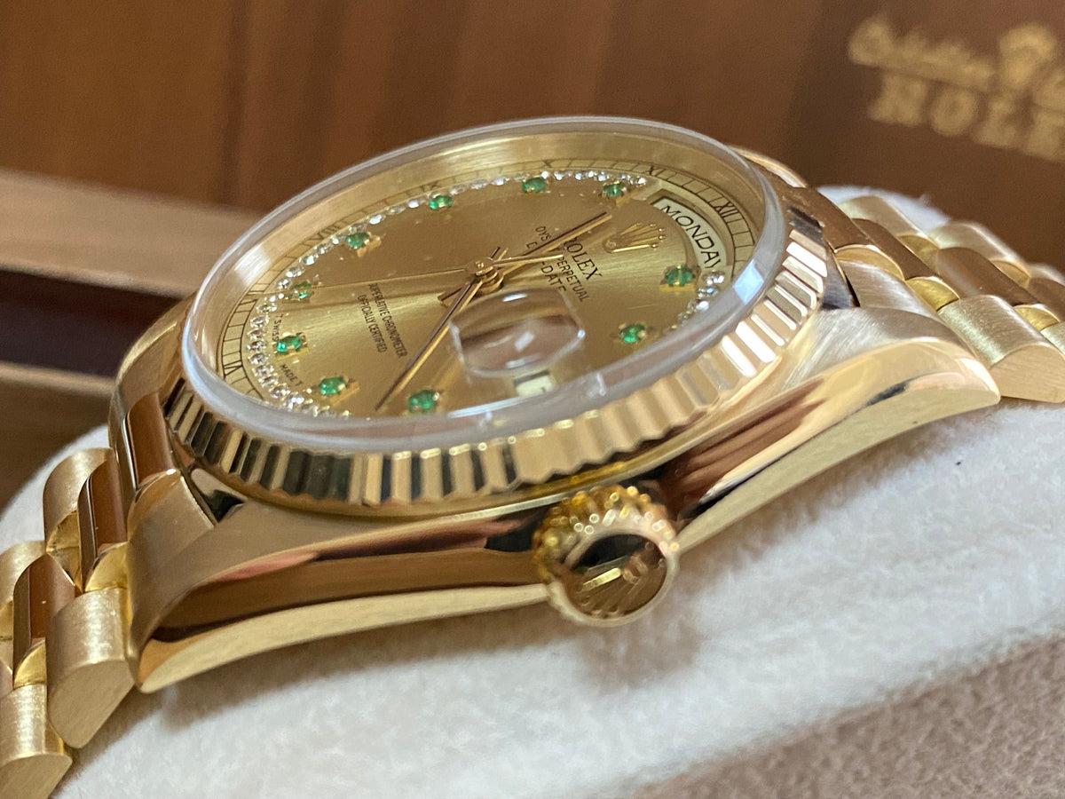 Rolex Yellow Gold Day-Date 36 - A serial - Fluted Bezel - Emerald String Diamond Dial - Double Quickset - President Bracelet - 18238 *FULL SET*