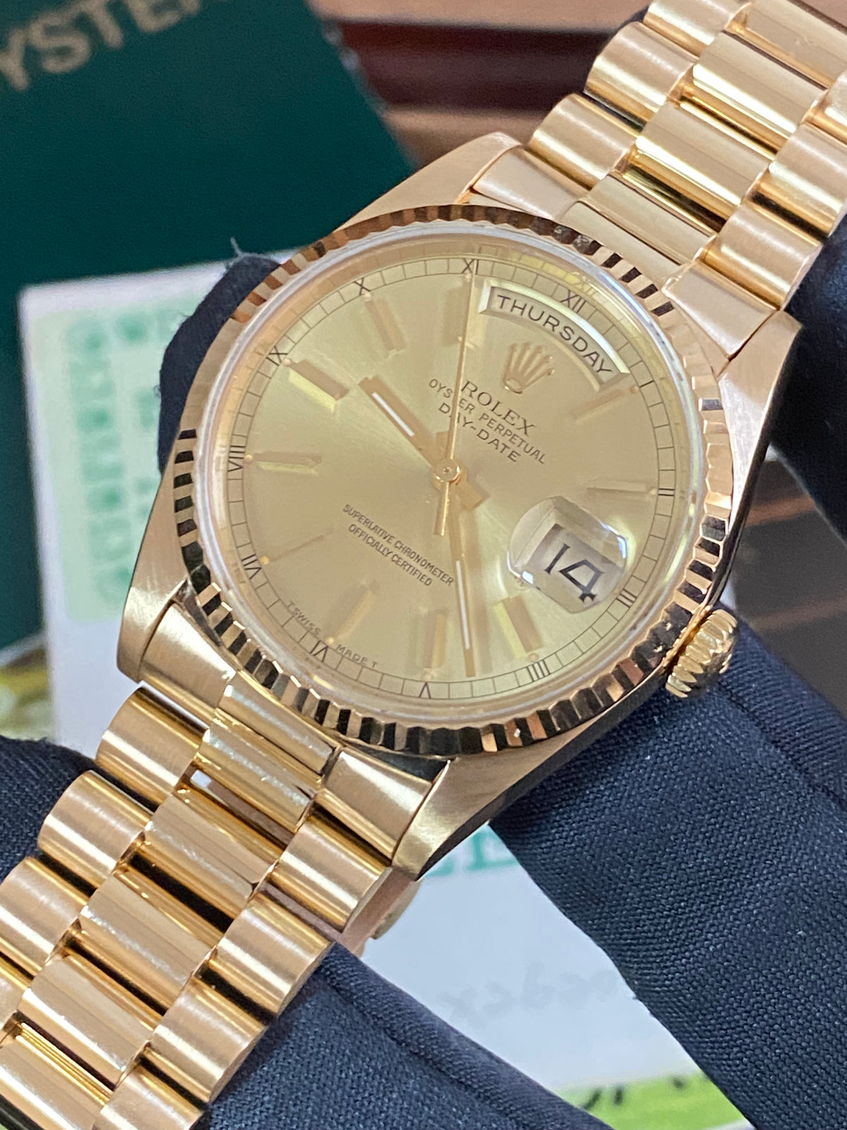 Rolex Yellow Gold Day-Date 36 - X serial - Fluted Bezel - Champagne Dial - Double Quickset - President Bracelet - 18238 *FULL SET*