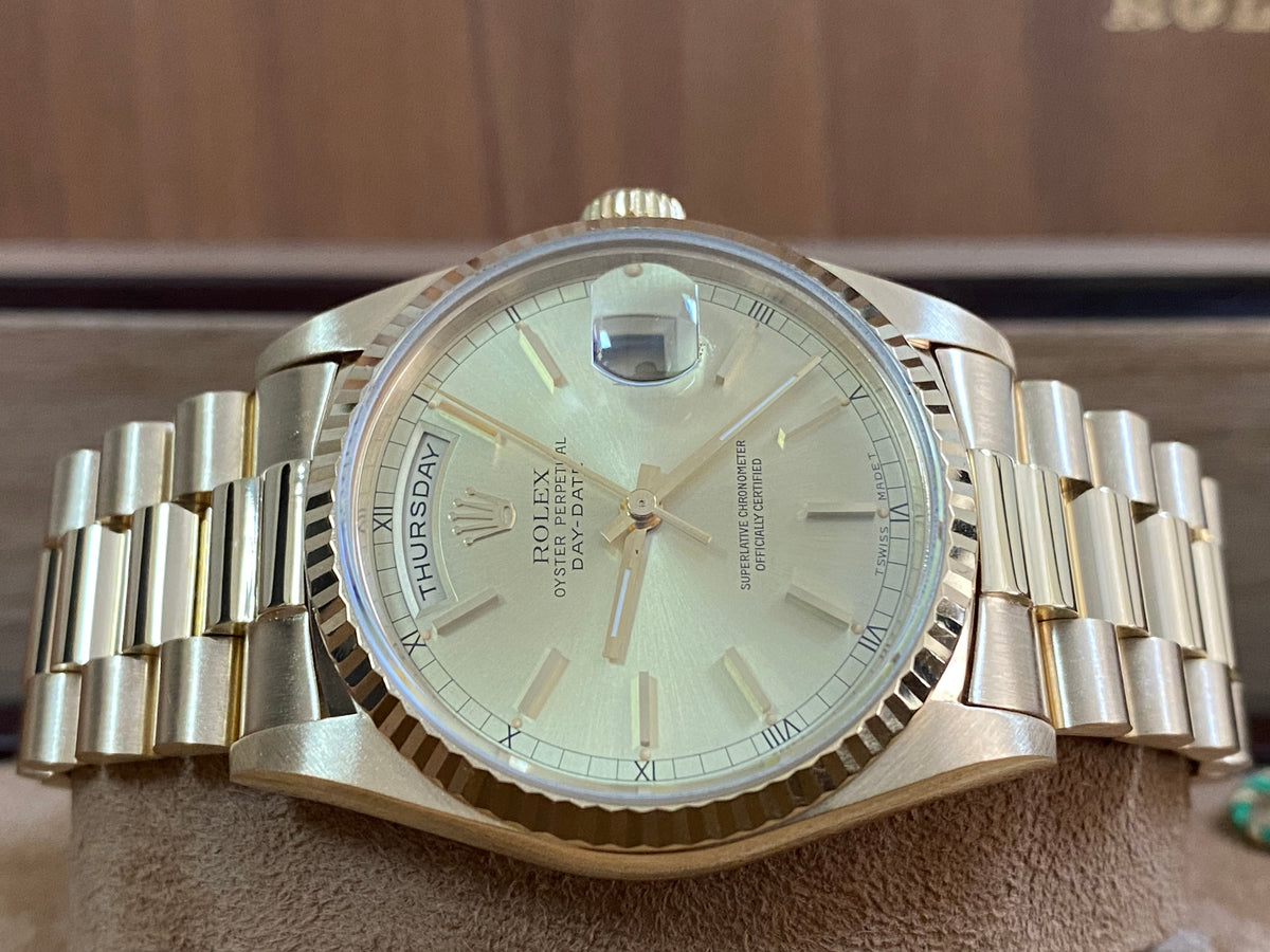 Rolex Yellow Gold Day-Date 36 - X serial - Fluted Bezel - Champagne Dial - Double Quickset - President Bracelet - 18238 *FULL SET*