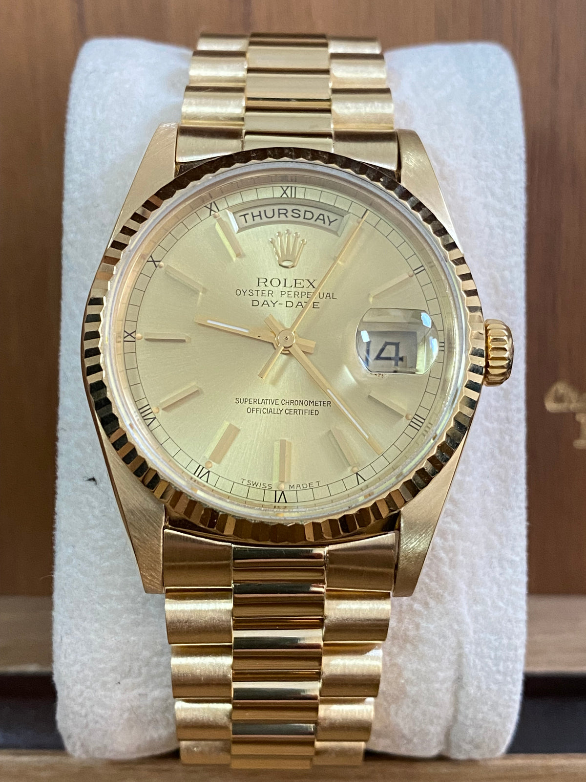 Rolex Yellow Gold Day-Date 36 - X serial - Fluted Bezel - Champagne Dial - Double Quickset - President Bracelet - 18238 *FULL SET*