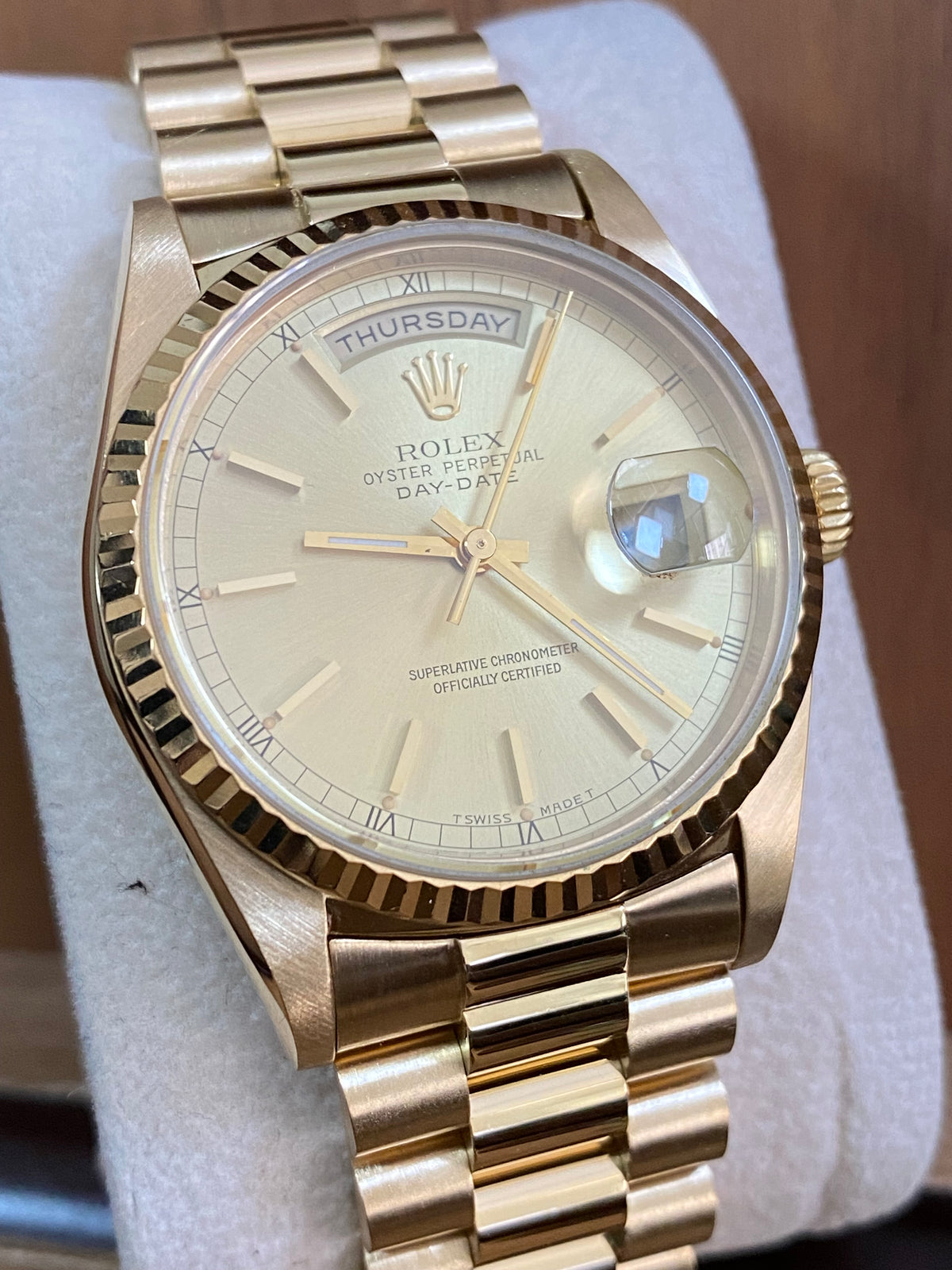 Rolex Yellow Gold Day-Date 36 - X serial - Fluted Bezel - Champagne Dial - Double Quickset - President Bracelet - 18238 *FULL SET*