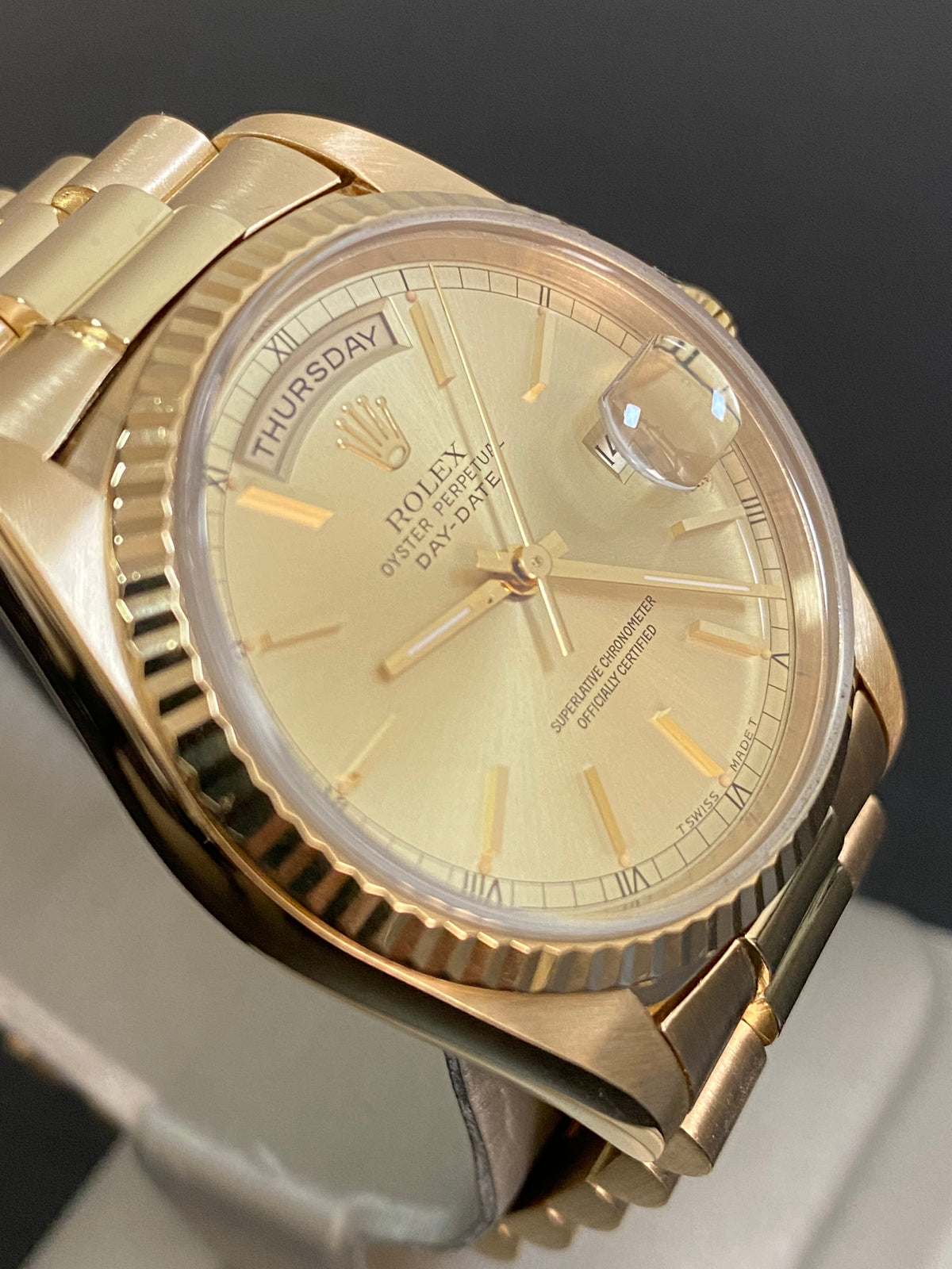 Rolex Yellow Gold Day-Date 36 - X serial - Fluted Bezel - Champagne Dial - Double Quickset - President Bracelet - 18238 *FULL SET*