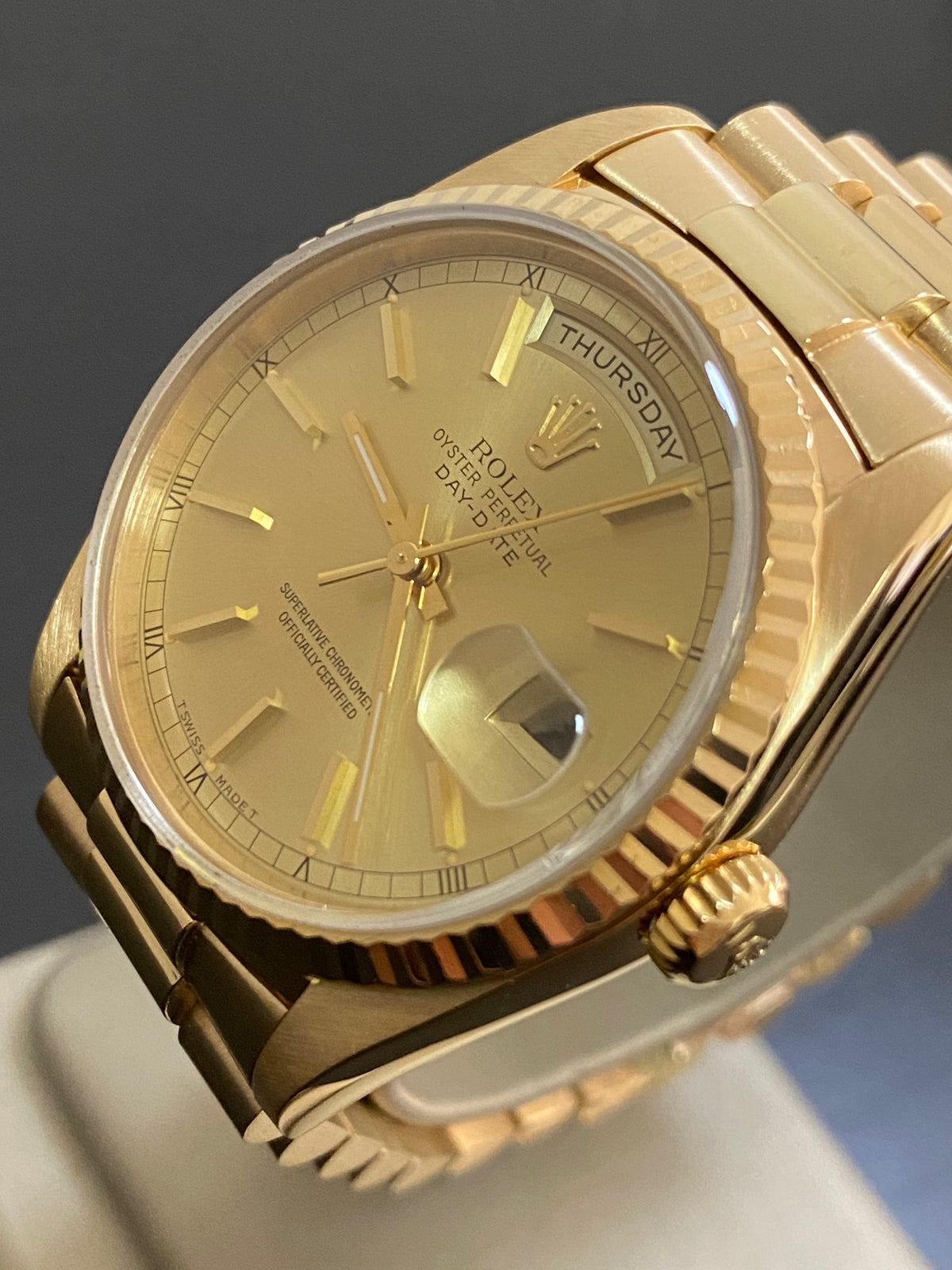 Rolex Yellow Gold Day-Date 36 - X serial - Fluted Bezel - Champagne Dial - Double Quickset - President Bracelet - 18238 *FULL SET*