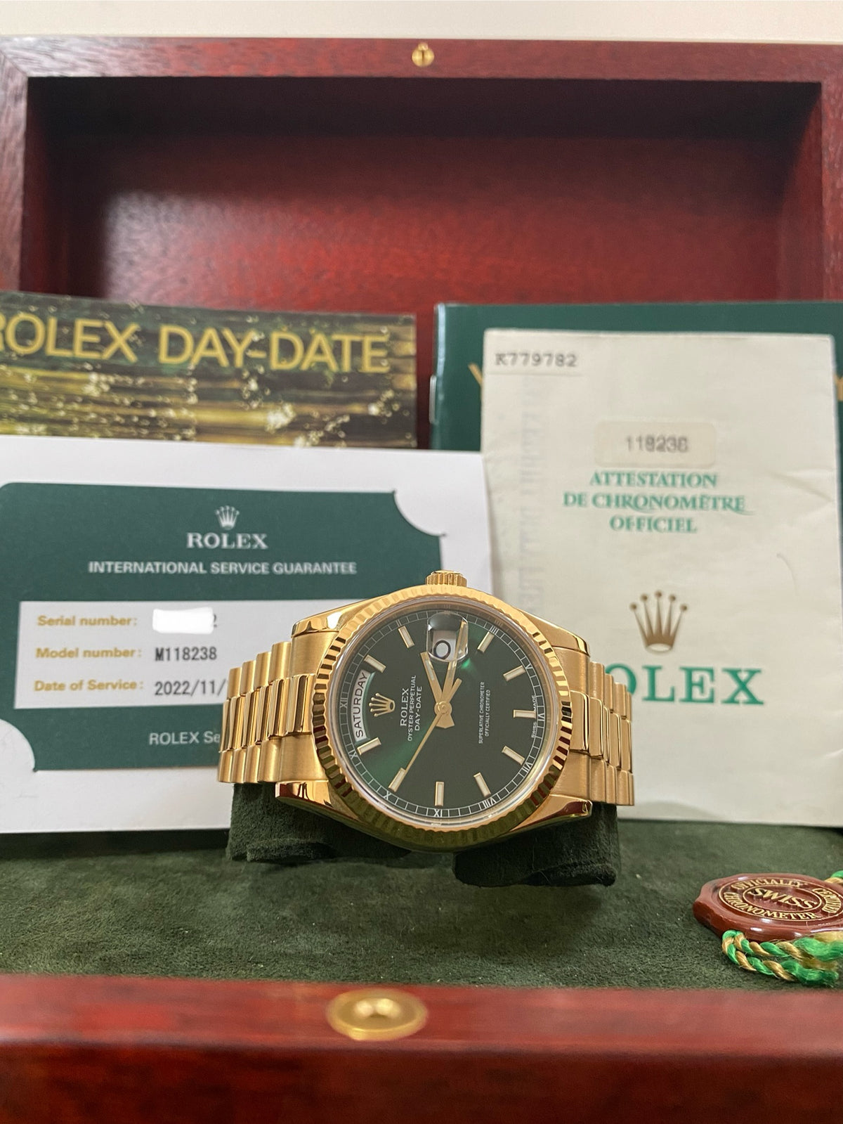 Rolex Yellow Gold Day-Date 36 - K serial - Fluted Bezel - Green Dial - President Bracelet - 118238 *FULL SET*