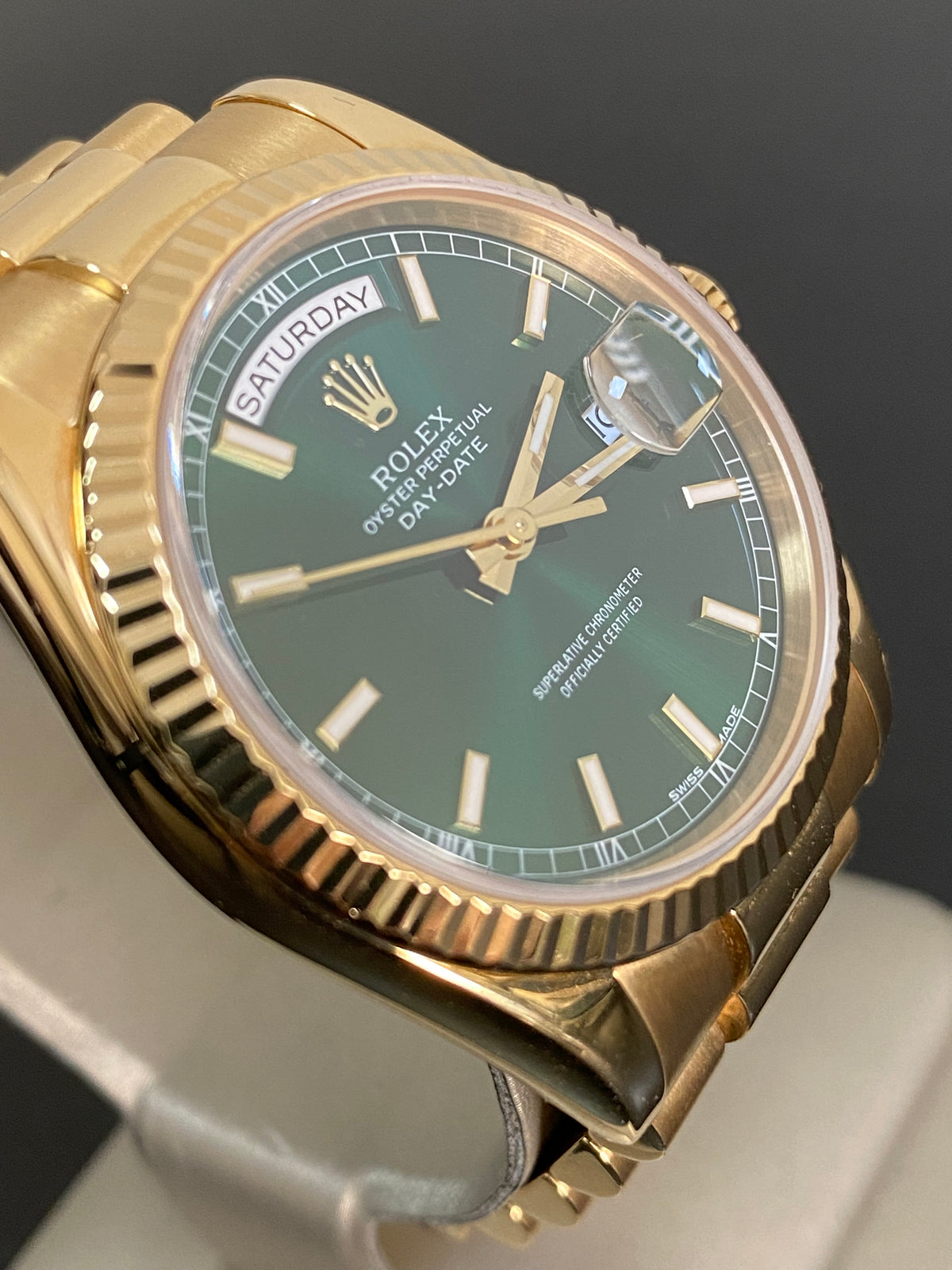 Rolex Yellow Gold Day-Date 36 - K serial - Fluted Bezel - Green Dial - President Bracelet - 118238 *FULL SET*