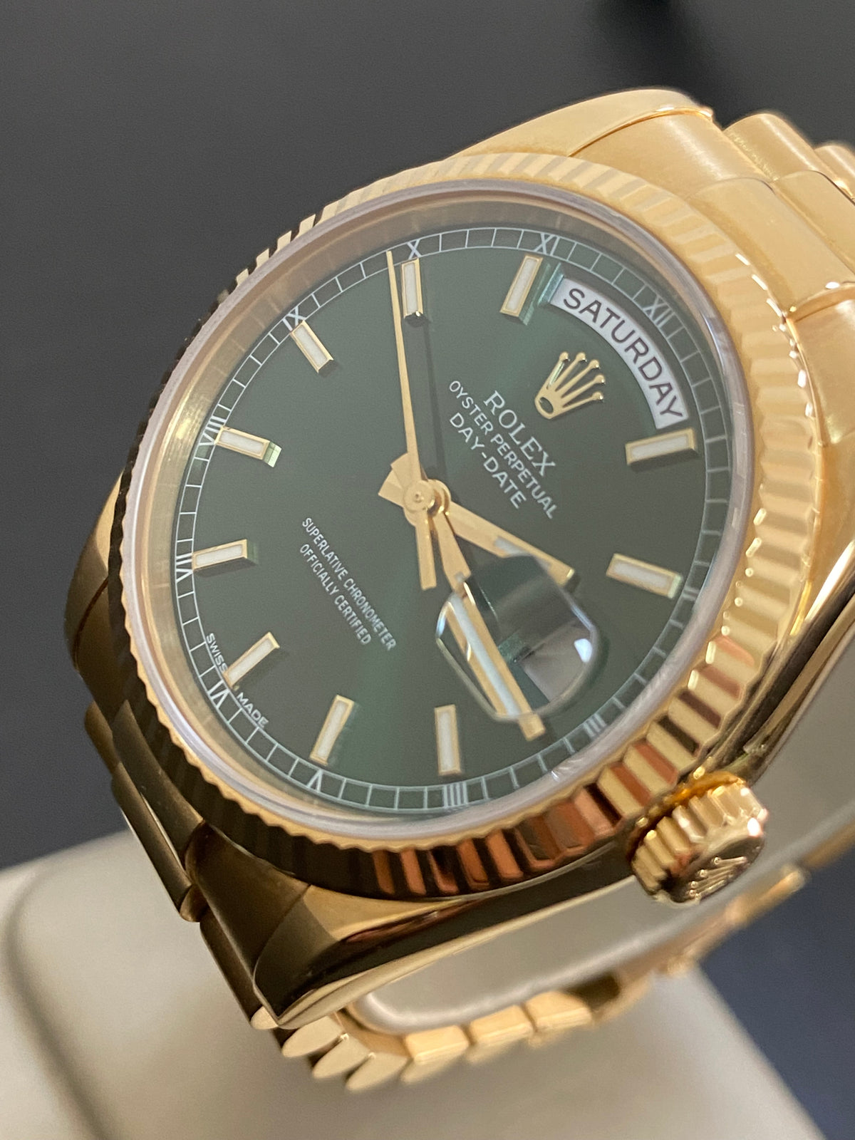 Rolex Yellow Gold Day-Date 36 - K serial - Fluted Bezel - Green Dial - President Bracelet - 118238 *FULL SET*