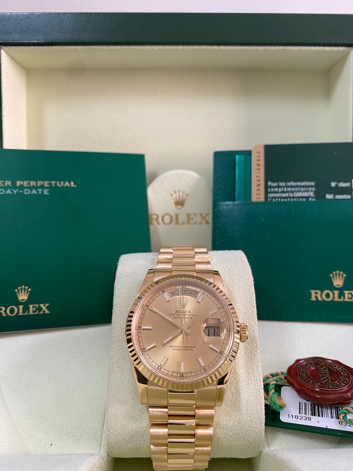 Rolex Yellow Gold Day-Date 36 - G serial - Fluted Bezel - Champagne Dial - President Bracelet - 118238 *FULL SET*