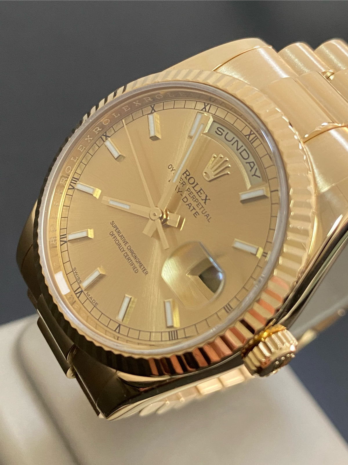 Rolex Yellow Gold Day-Date 36 - G serial - Fluted Bezel - Champagne Dial - President Bracelet - 118238 *FULL SET*