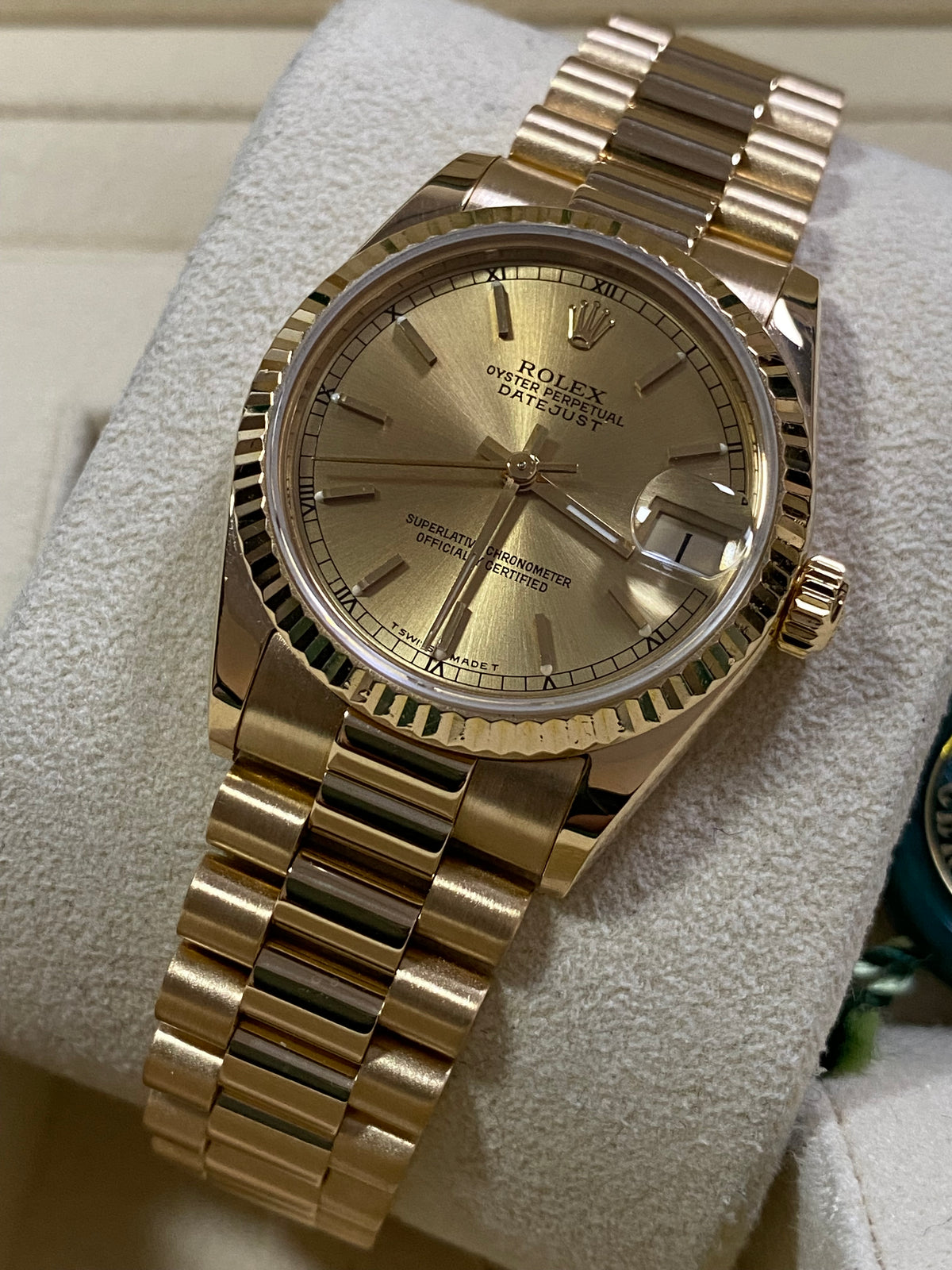 Rolex Yellow Gold Datejust 31 - 1989 - Fluted Bezel - Champagne Index Dial - President Bracelet - 68278