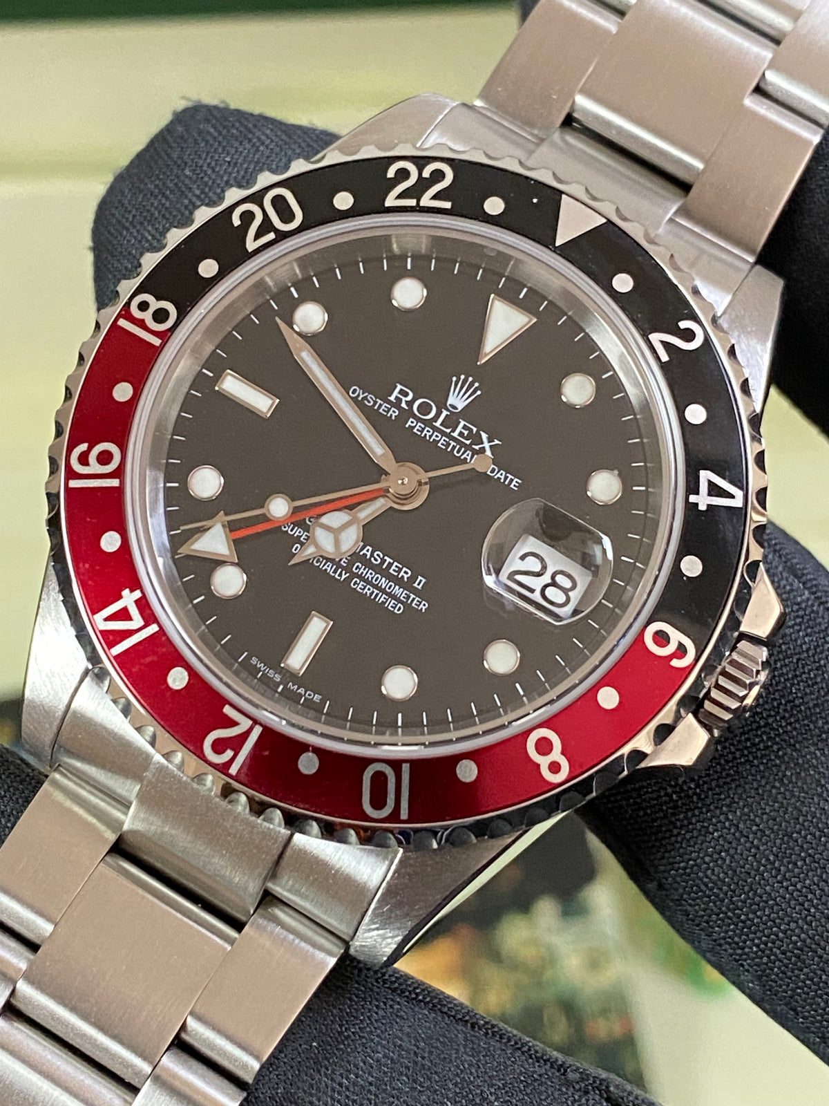 Rolex Steel GMT-Master II - Z serial - "Coke" Pre Ceramic Bezel No Holes - Oyster Bracelet - 16710