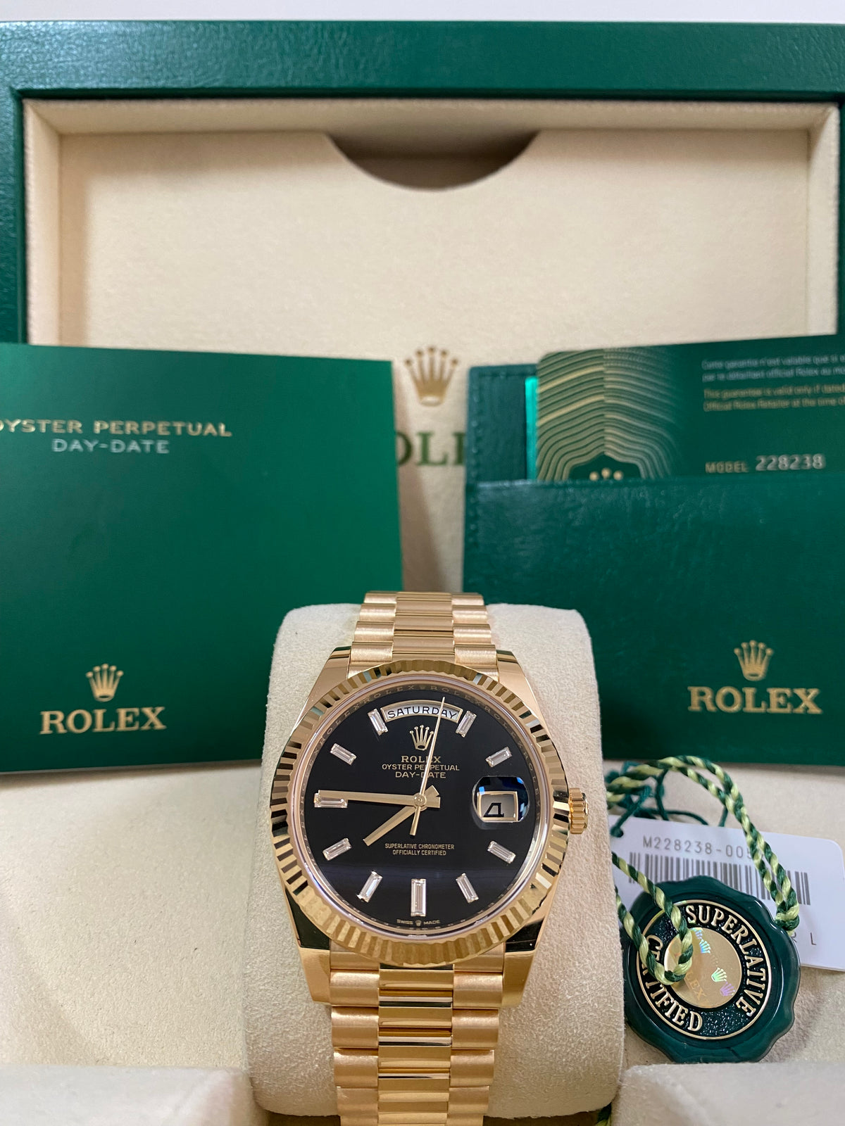 Rolex Yellow Gold Day-Date 40 - 2024 - Fluted Bezel - Onyx Baguette Dial - President Bracelet - 228238 *FULL SET*