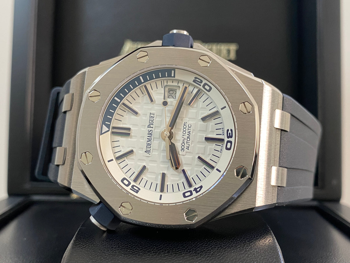 Audemars Piguet Royal Oak Offshore Diver - 2020 - White Dial Blue Accent - 15710ST.OO.A010CA.01 *FULL SET*